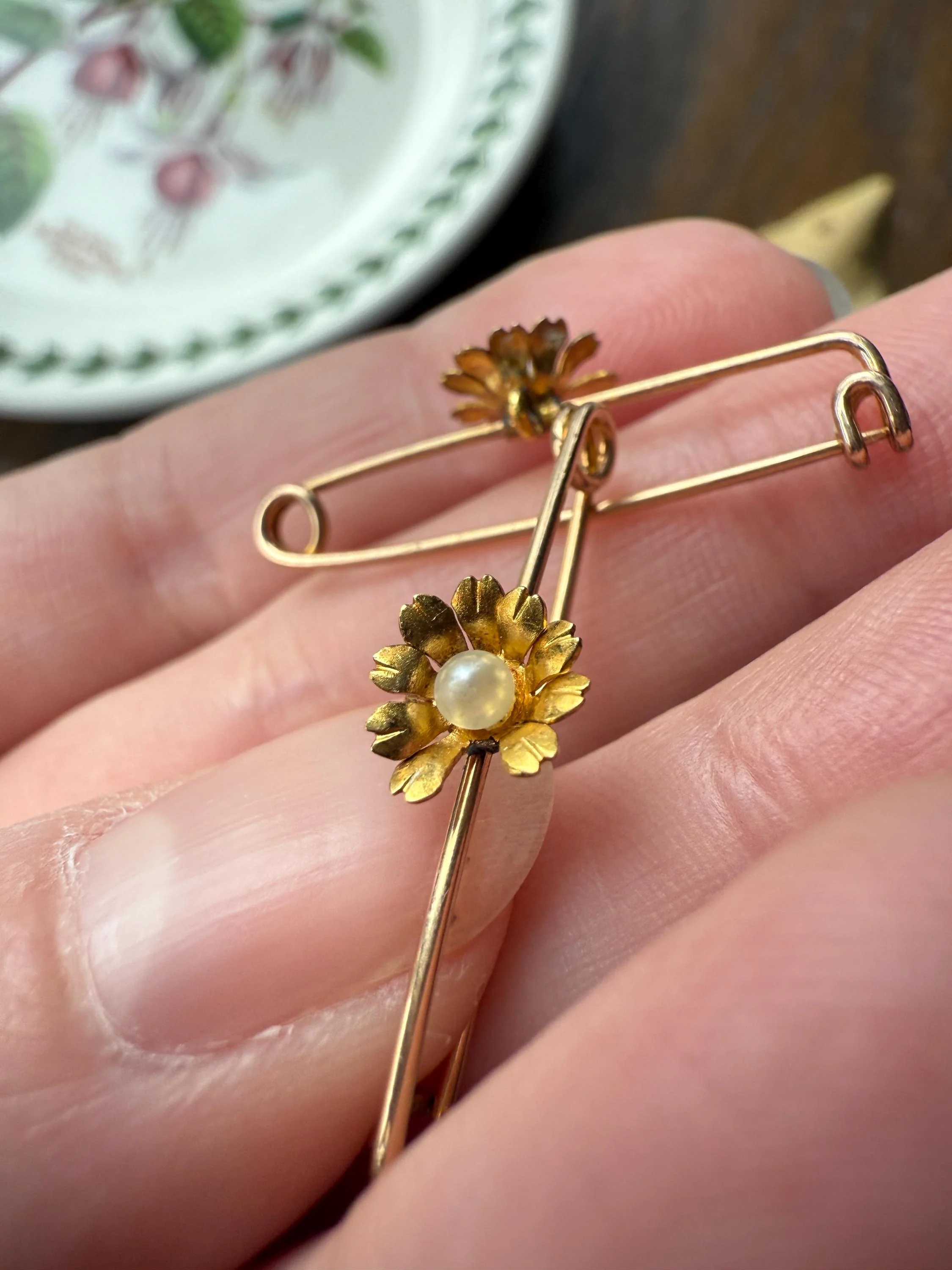 Floral Daisy 18k Gold Solid Safety Pin Extender Connector Pendant Charm Holder Pearl - Image 8