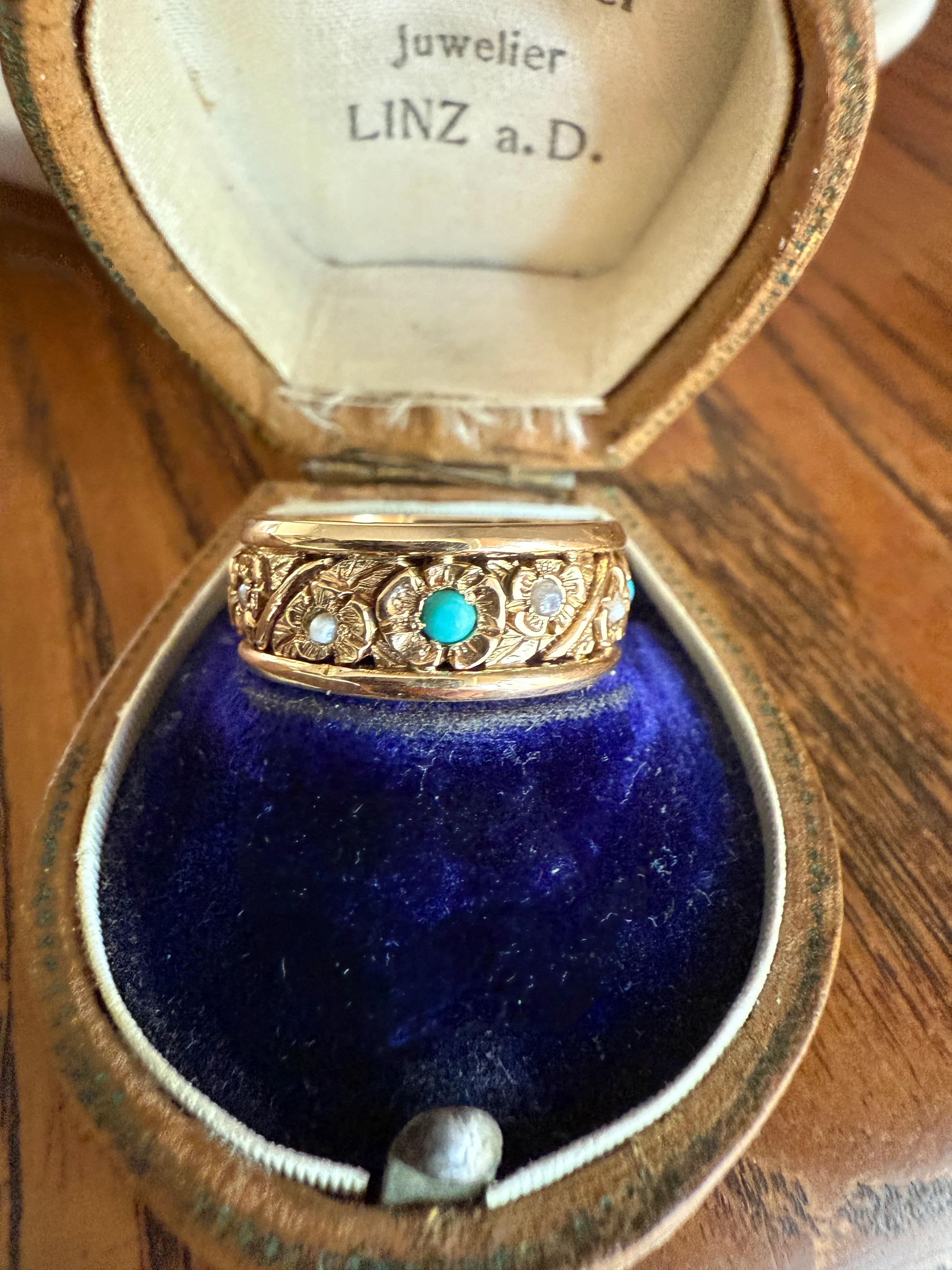 FLORAL Vintage to Art Deco Pearl Turquoise Chunky 7.5mm Wide Band Eternity Ring 6.4g 14k Gold Ornate Detailed Flower Stacker - Image 12
