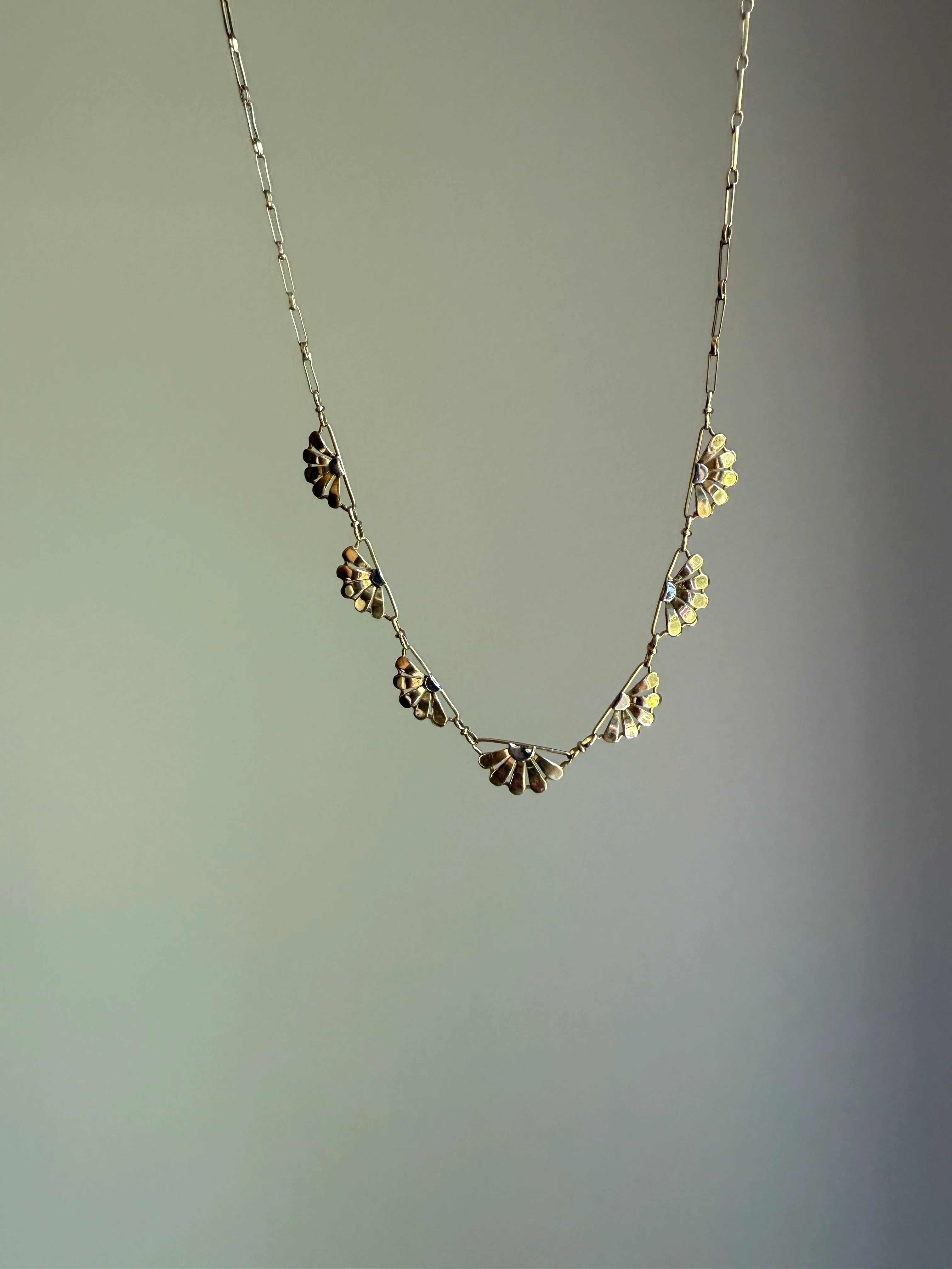 For a Good Cause! DAISIES French Art Deco Antique 18k Gold Floral Necklace Drapery Chain Collar Flower Pendants Figural - Image 11