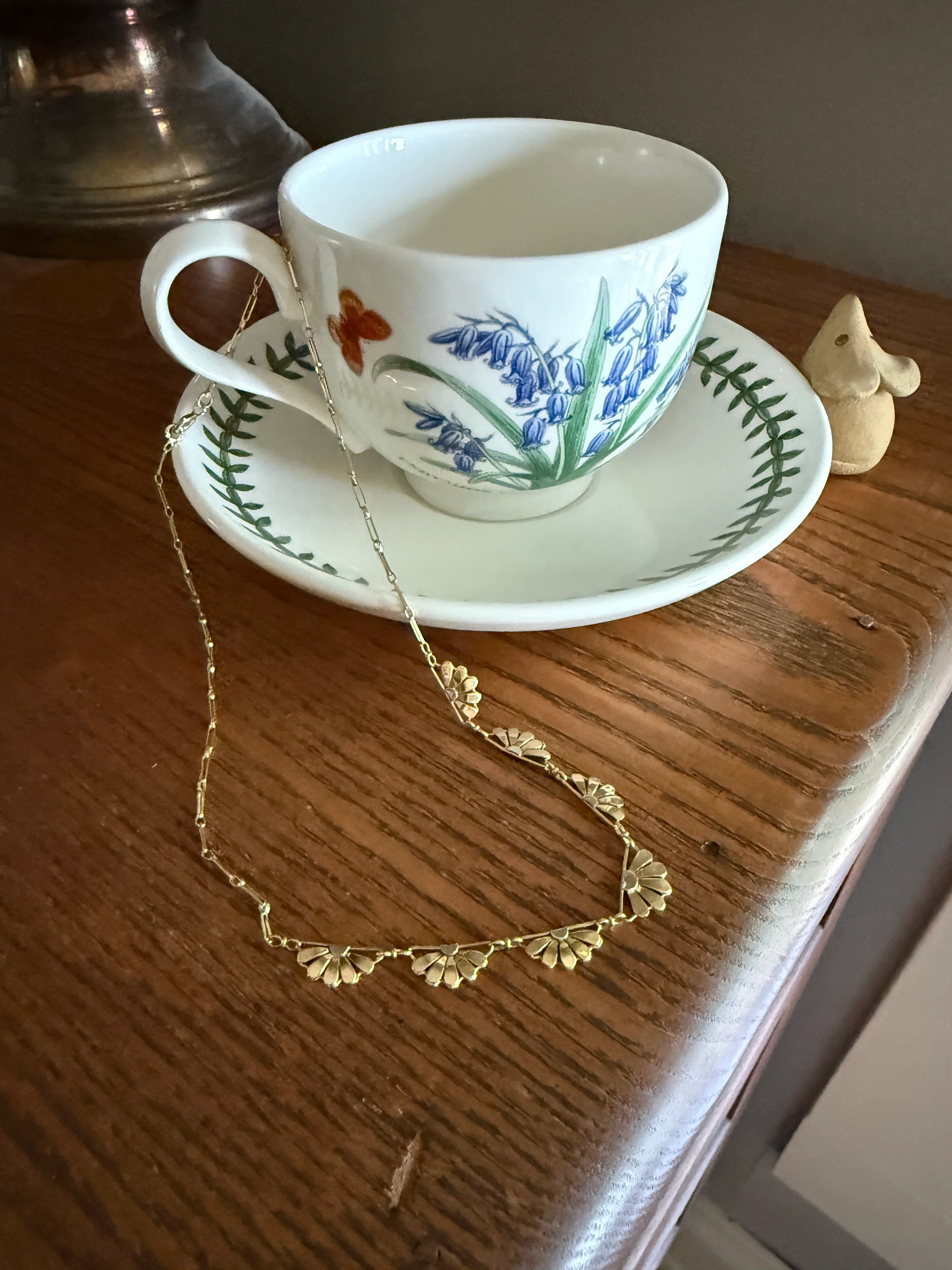 For a Good Cause! DAISIES French Art Deco Antique 18k Gold Floral Necklace Drapery Chain Collar Flower Pendants Figural - Image 7