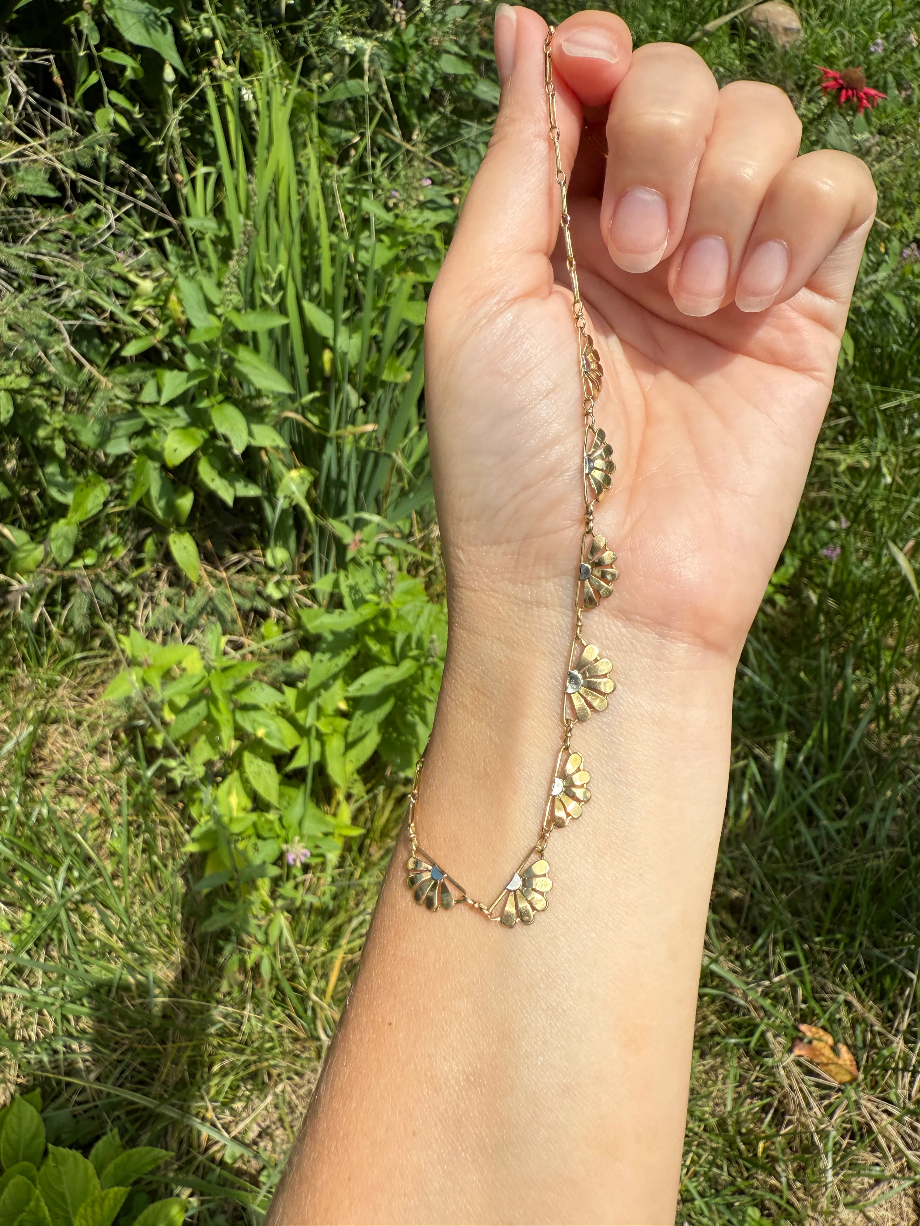 For a Good Cause! DAISIES French Art Deco Antique 18k Gold Floral Necklace Drapery Chain Collar Flower Pendants Figural - Image 9