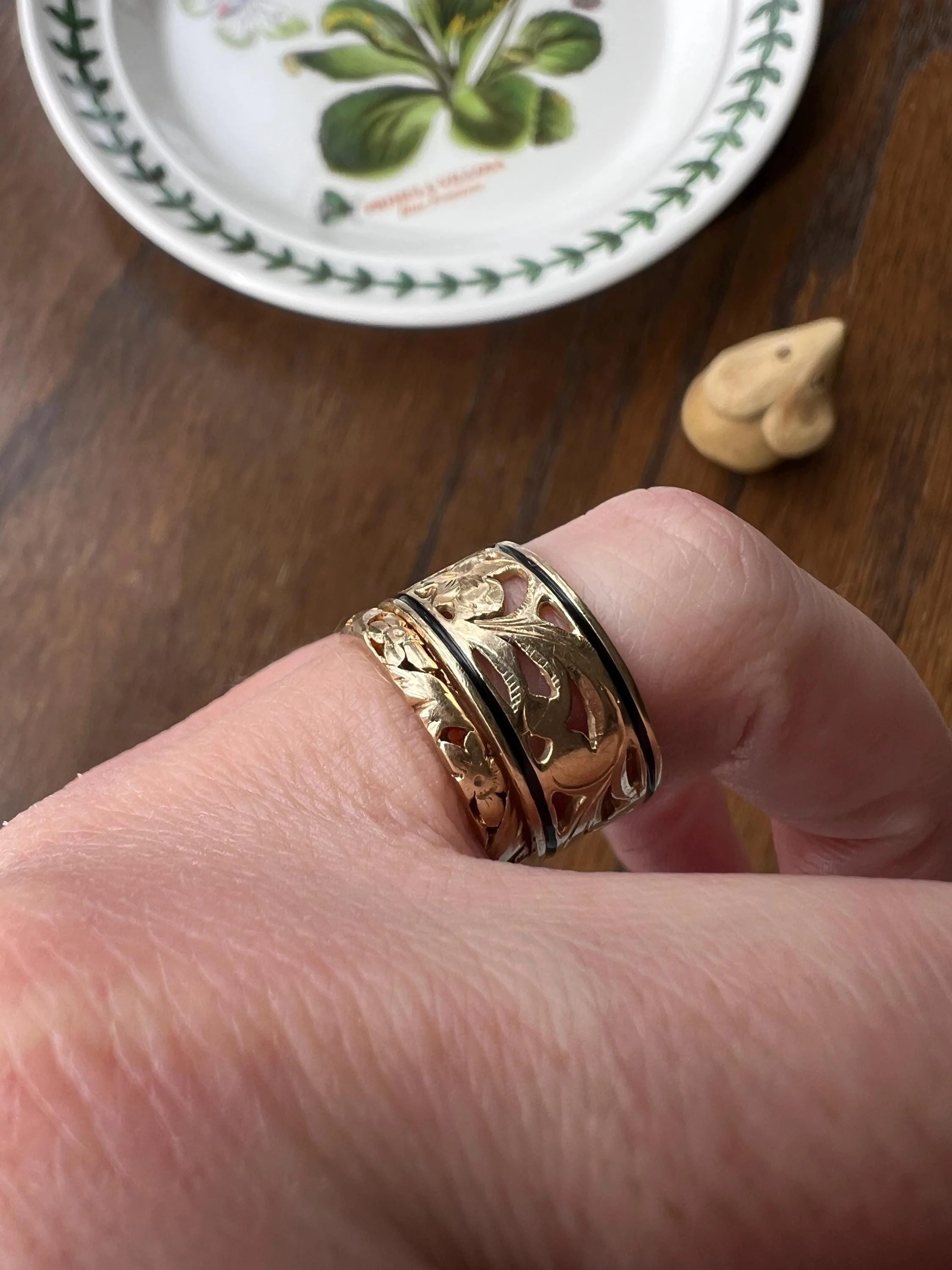 FORGET Me NOT Antique Orange Blossom Swirl Black Enamel Floral Cigar Band Eternity Ring 8.3mm Wide 14k Gold - Image 3