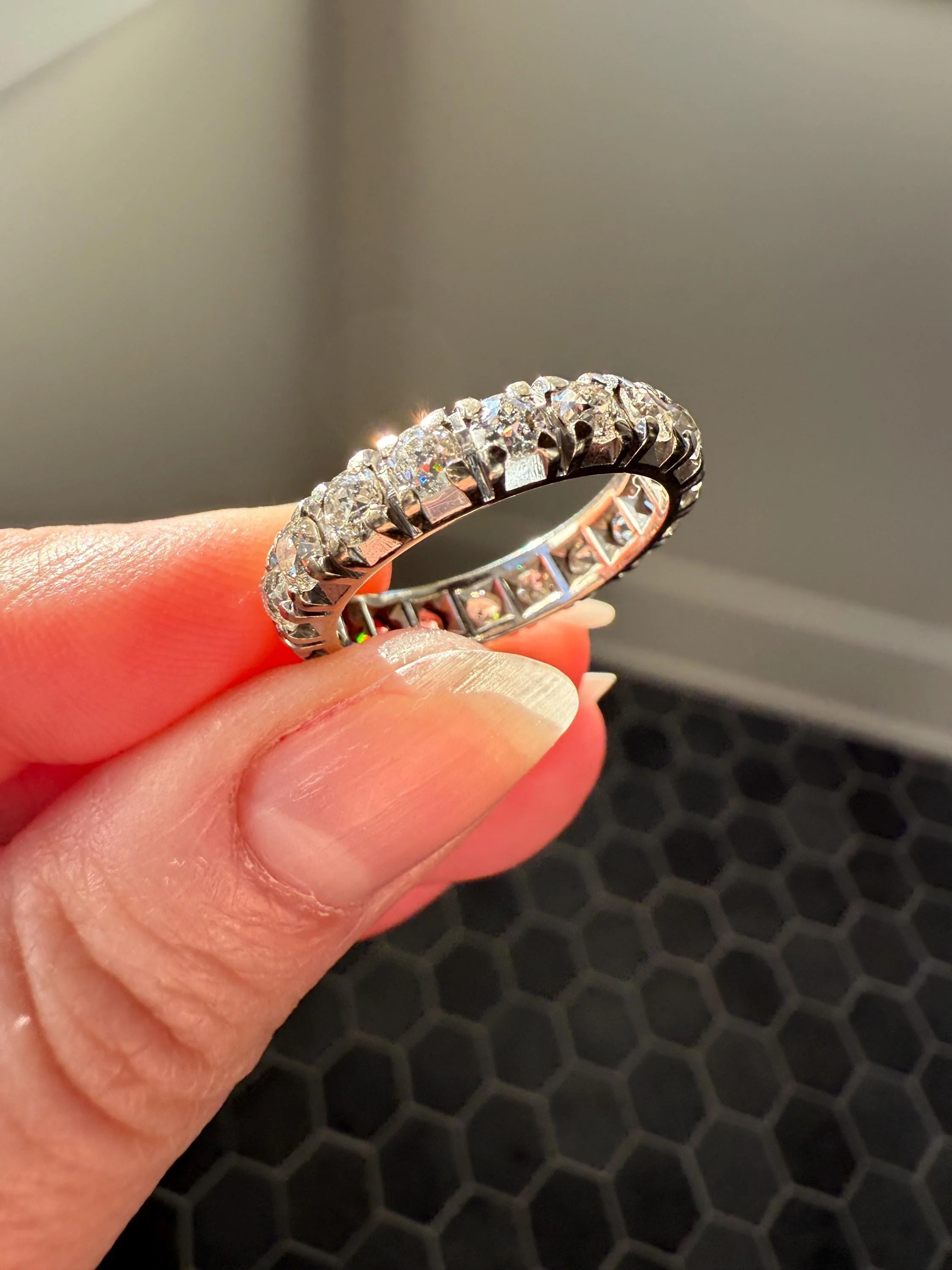 FRENCH Antique Art Deco 2.7 Carats 18 Old Mine Cut DIAMOND Full ETERNITY Band Ring 18k White GOLD Wedding Anniversary Beveled OmC - Image 15