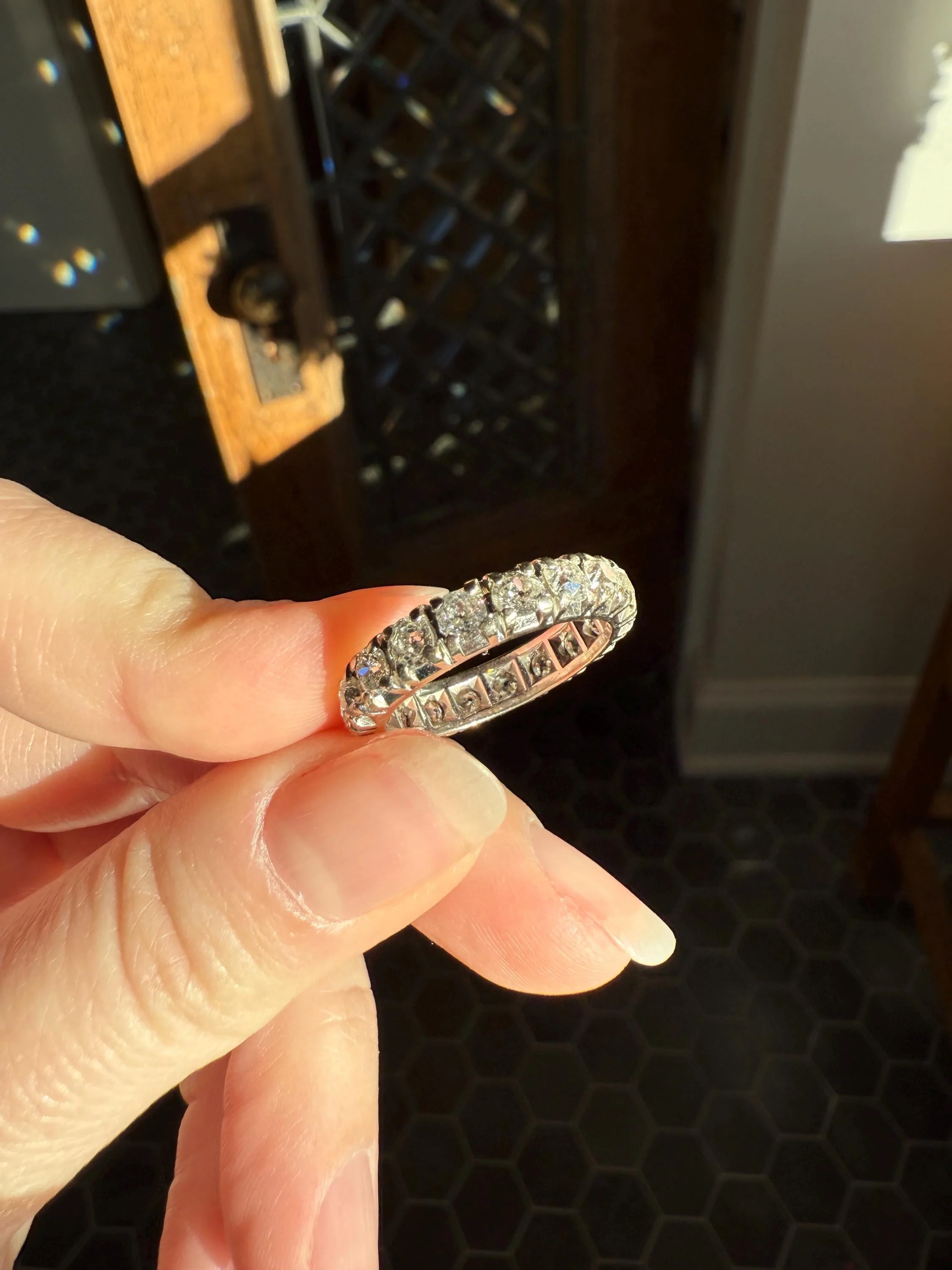 FRENCH Antique Art Deco 2.7 Carats 18 Old Mine Cut DIAMOND Full ETERNITY Band Ring 18k White GOLD Wedding Anniversary Beveled OmC - Image 7