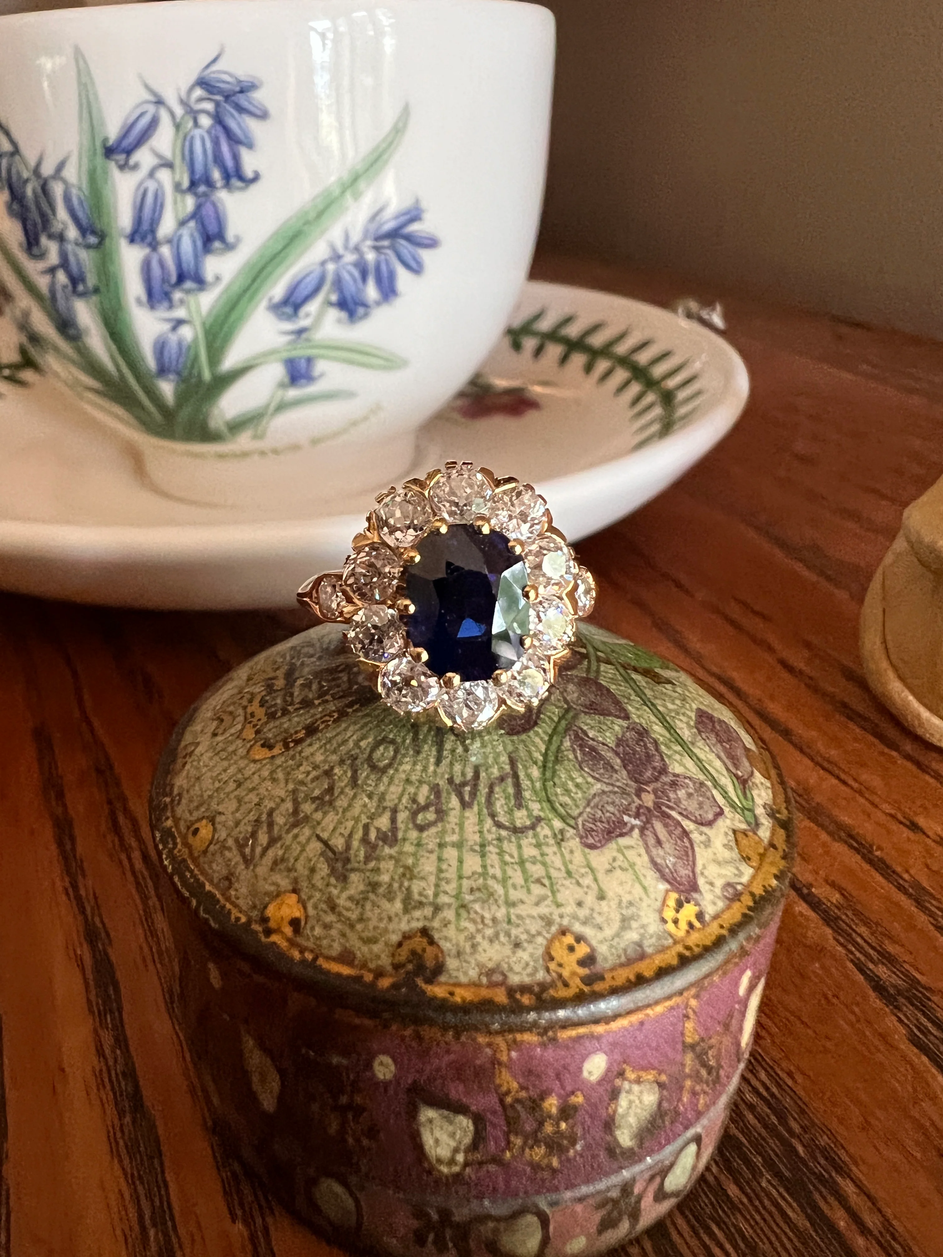 French Antique Natural Sapphire 1.7 CARAT Old Mine Cut DIAMONDS 18k Gold Halo Ring Cluster - Image 11