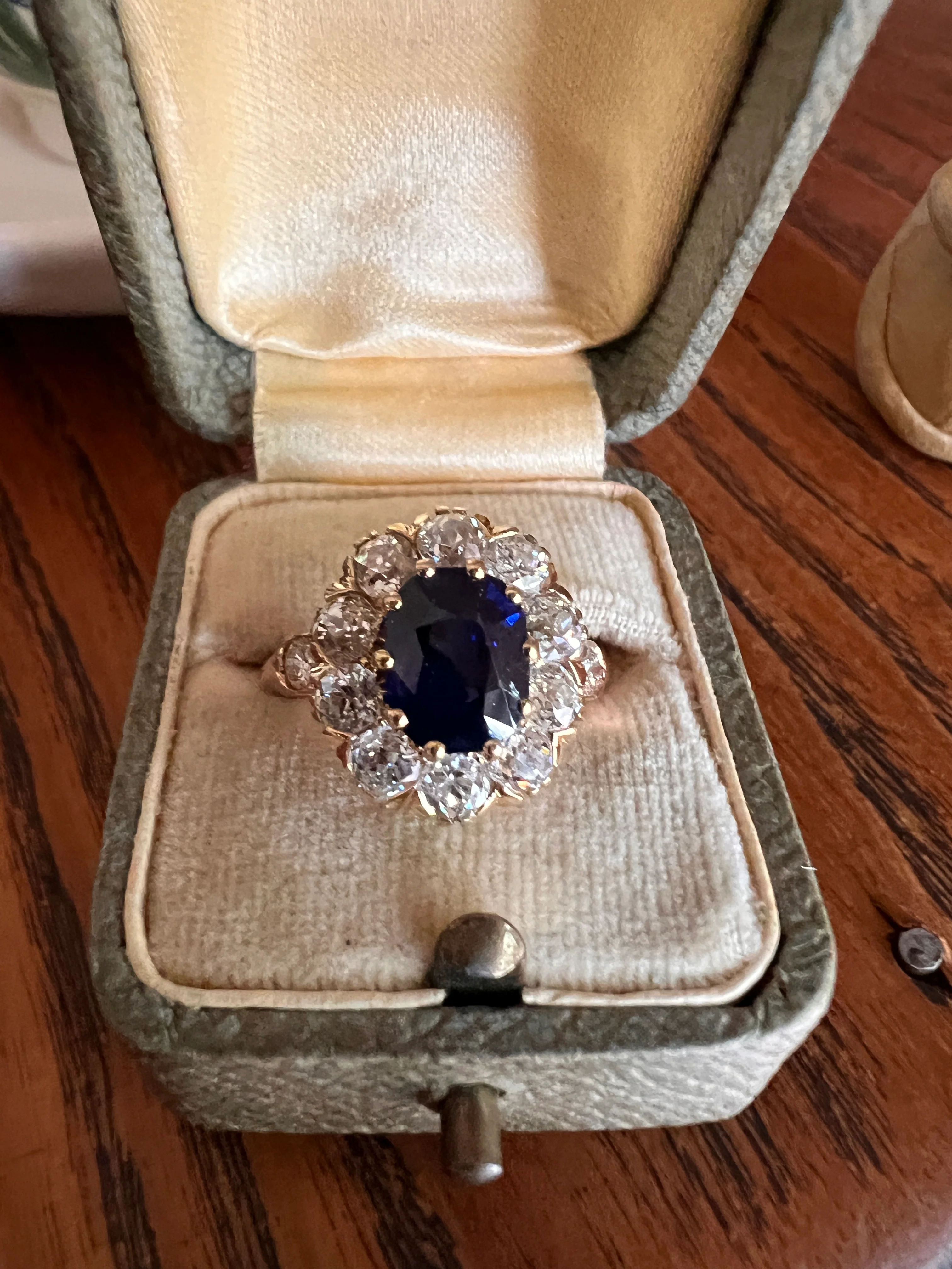 French Antique Natural Sapphire 1.7 CARAT Old Mine Cut DIAMONDS 18k Gold Halo Ring Cluster - Image 12