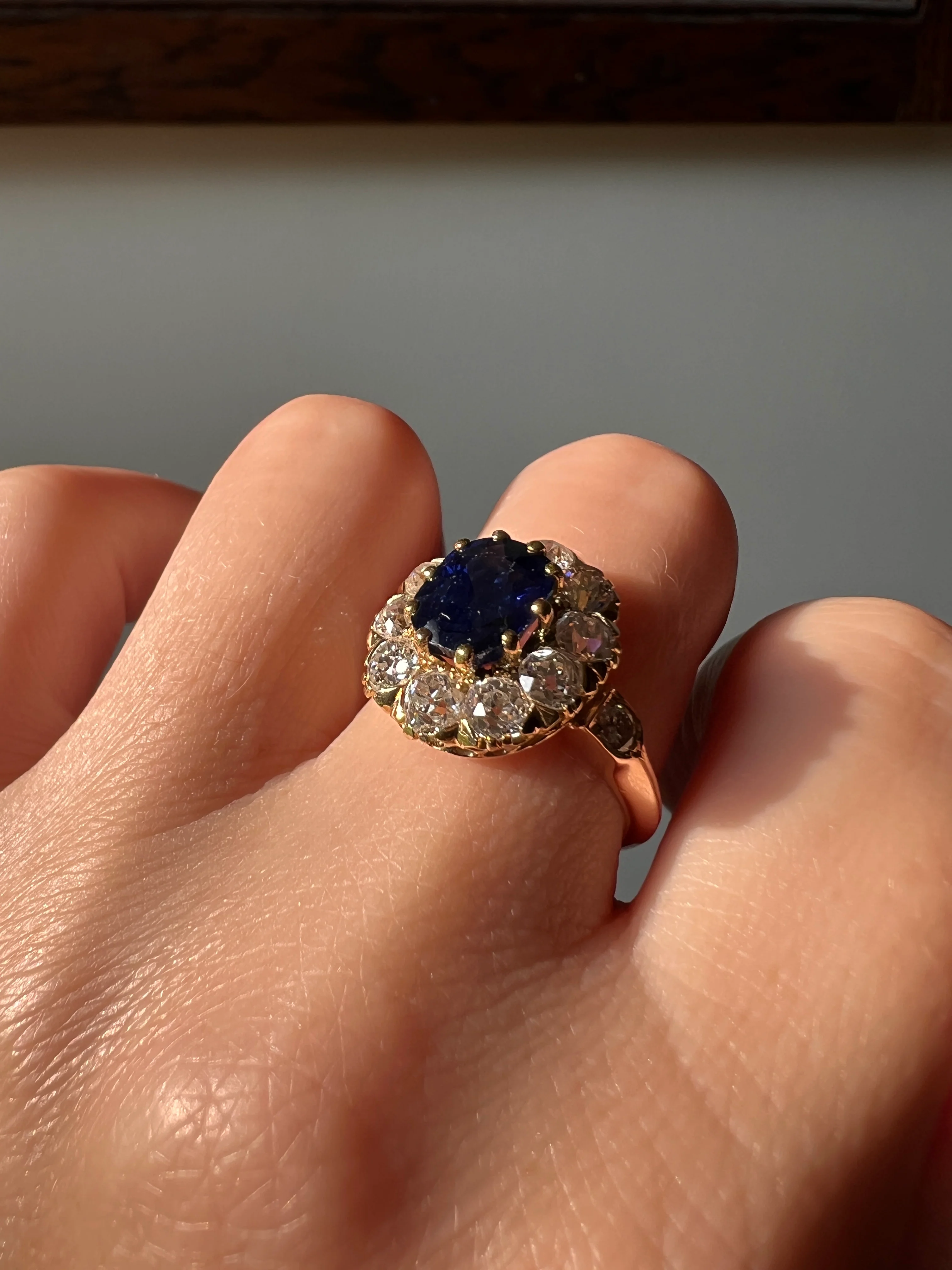 French Antique Natural Sapphire 1.7 CARAT Old Mine Cut DIAMONDS 18k Gold Halo Ring Cluster - Image 15