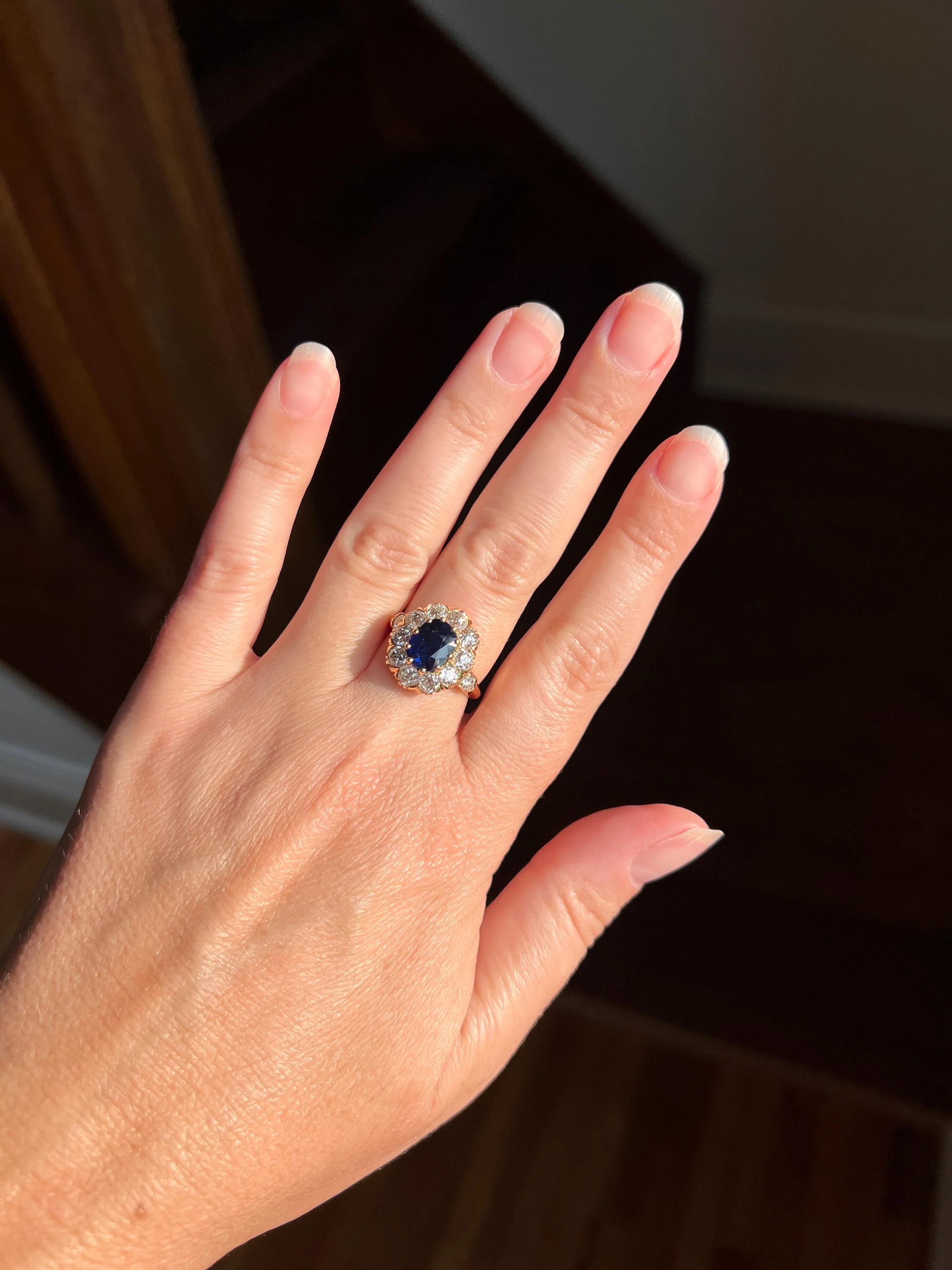 French Antique Natural Sapphire 1.7 CARAT Old Mine Cut DIAMONDS 18k Gold Halo Ring Cluster - Image 2