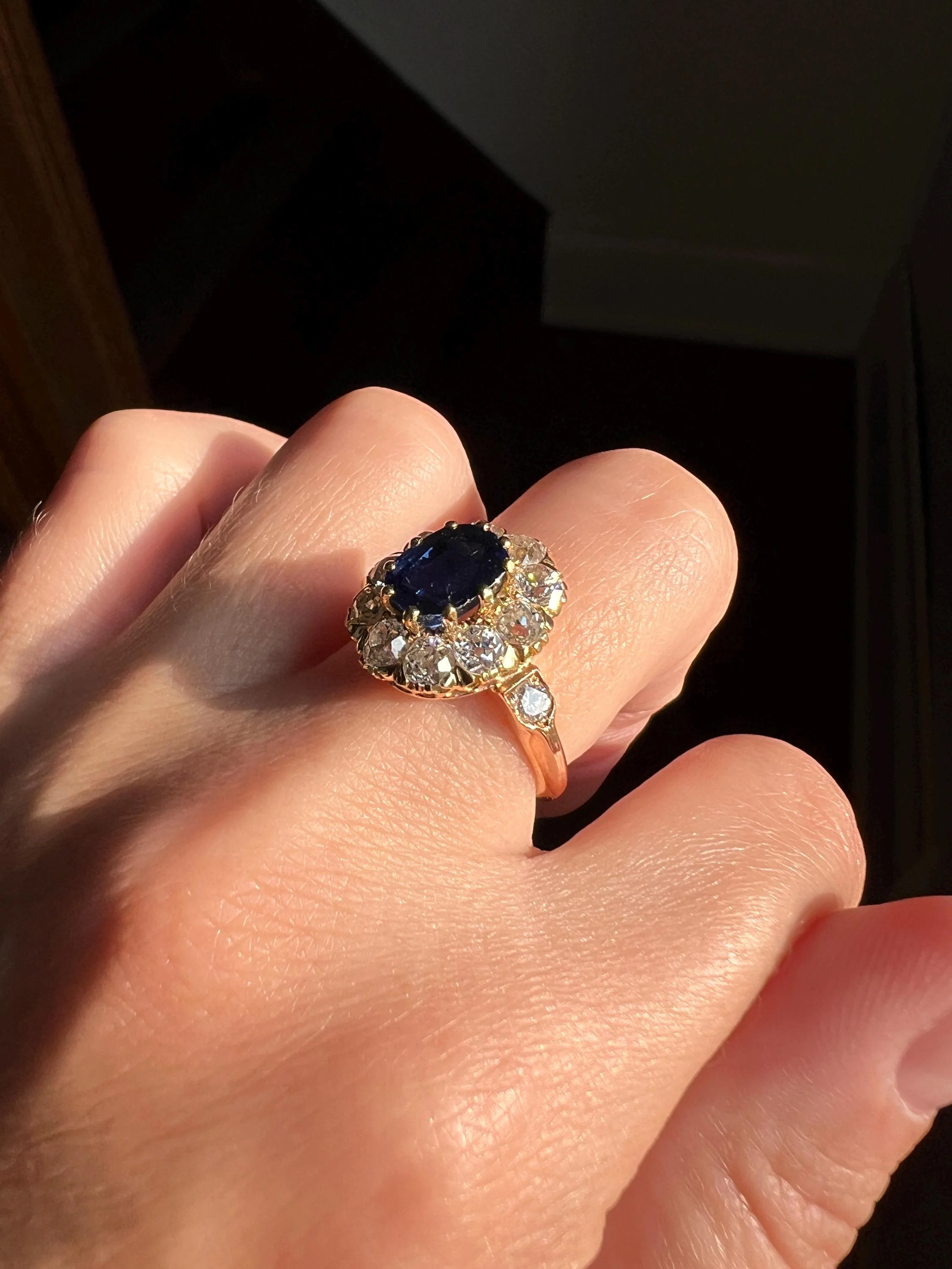 French Antique Natural Sapphire 1.7 CARAT Old Mine Cut DIAMONDS 18k Gold Halo Ring Cluster - Image 7