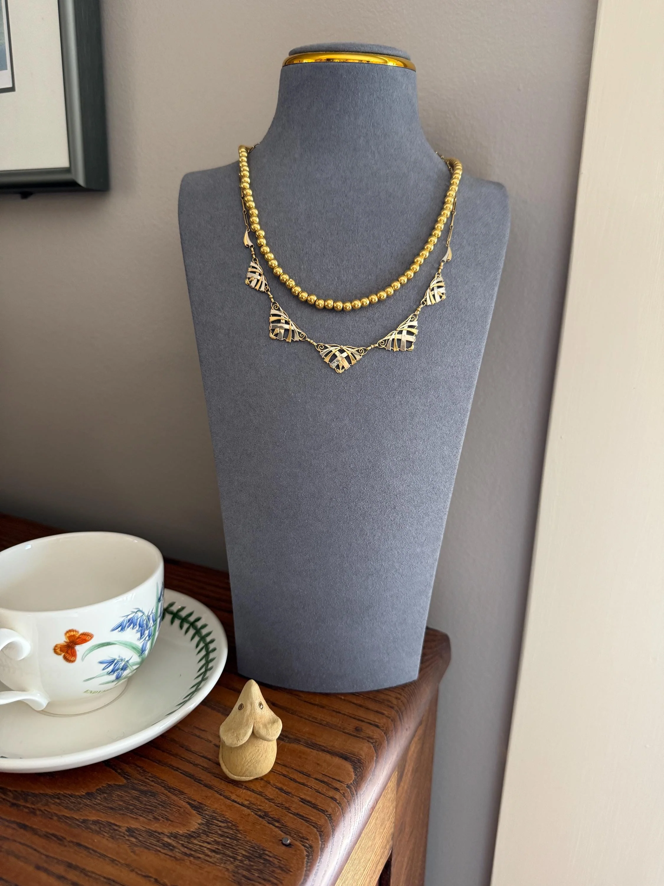 French Art Deco Antique 7.5g 18k Gold Two Tone Necklace Drapery Paperclip Chain Collar Fan Panels Pendants Figural Geometric Fanned Swirl - Image 5
