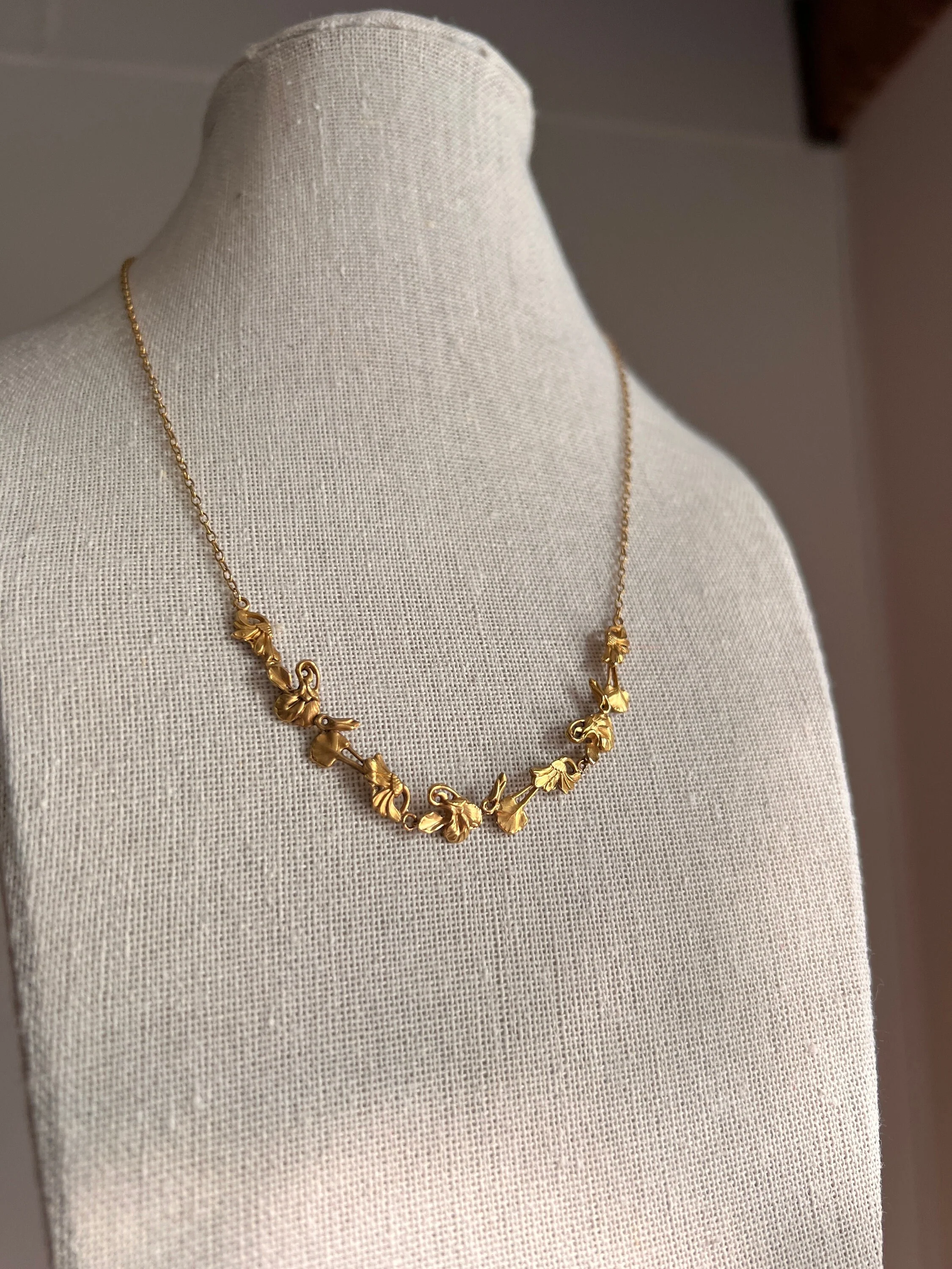 French Art Nouveau FLORAL 18k Gold Garland Necklace 18k Gold Chain Daisy Pansy Violet Belle Epoque - Image 4