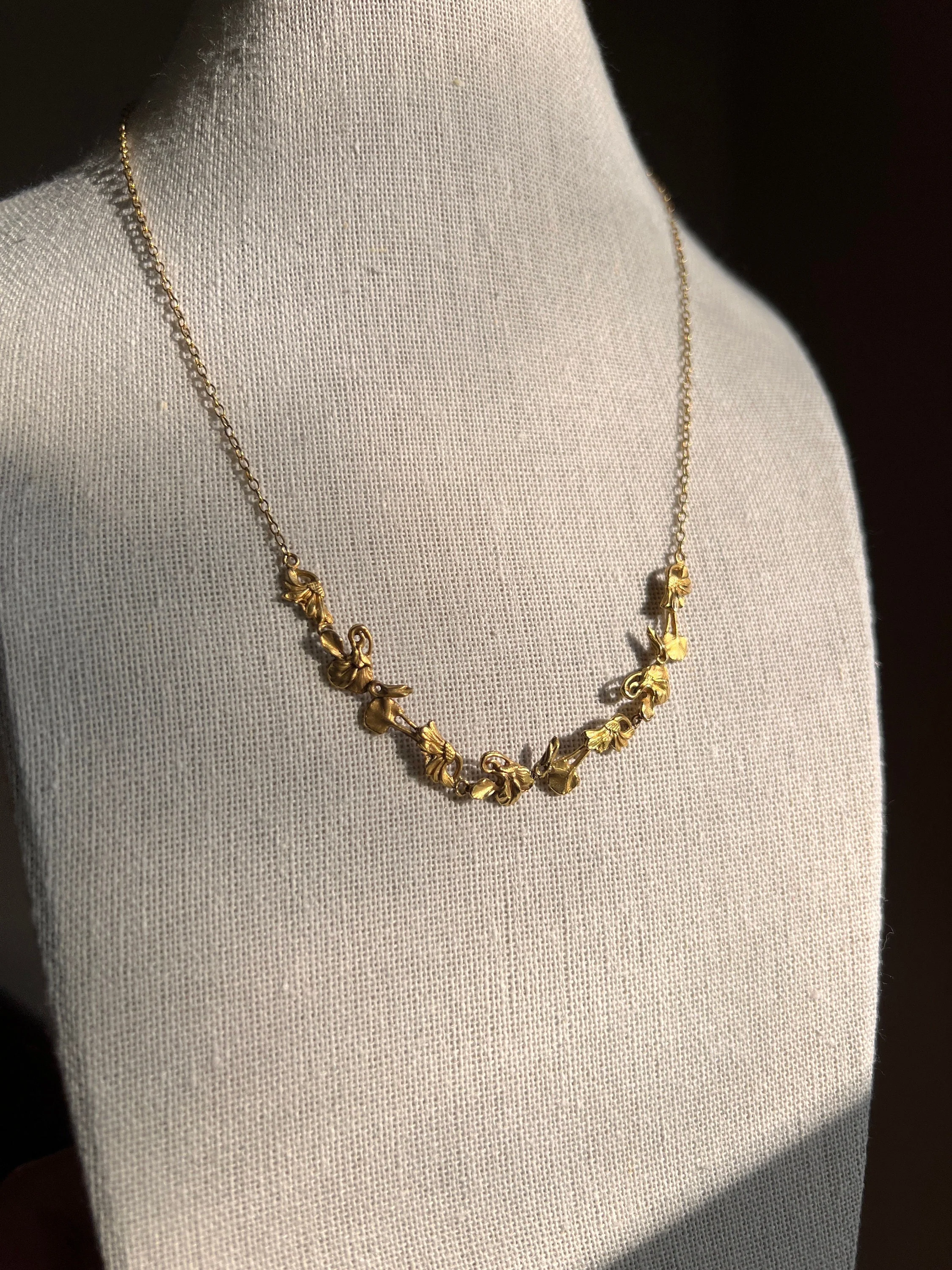 French Art Nouveau FLORAL 18k Gold Garland Necklace 18k Gold Chain Daisy Pansy Violet Belle Epoque - Image 7