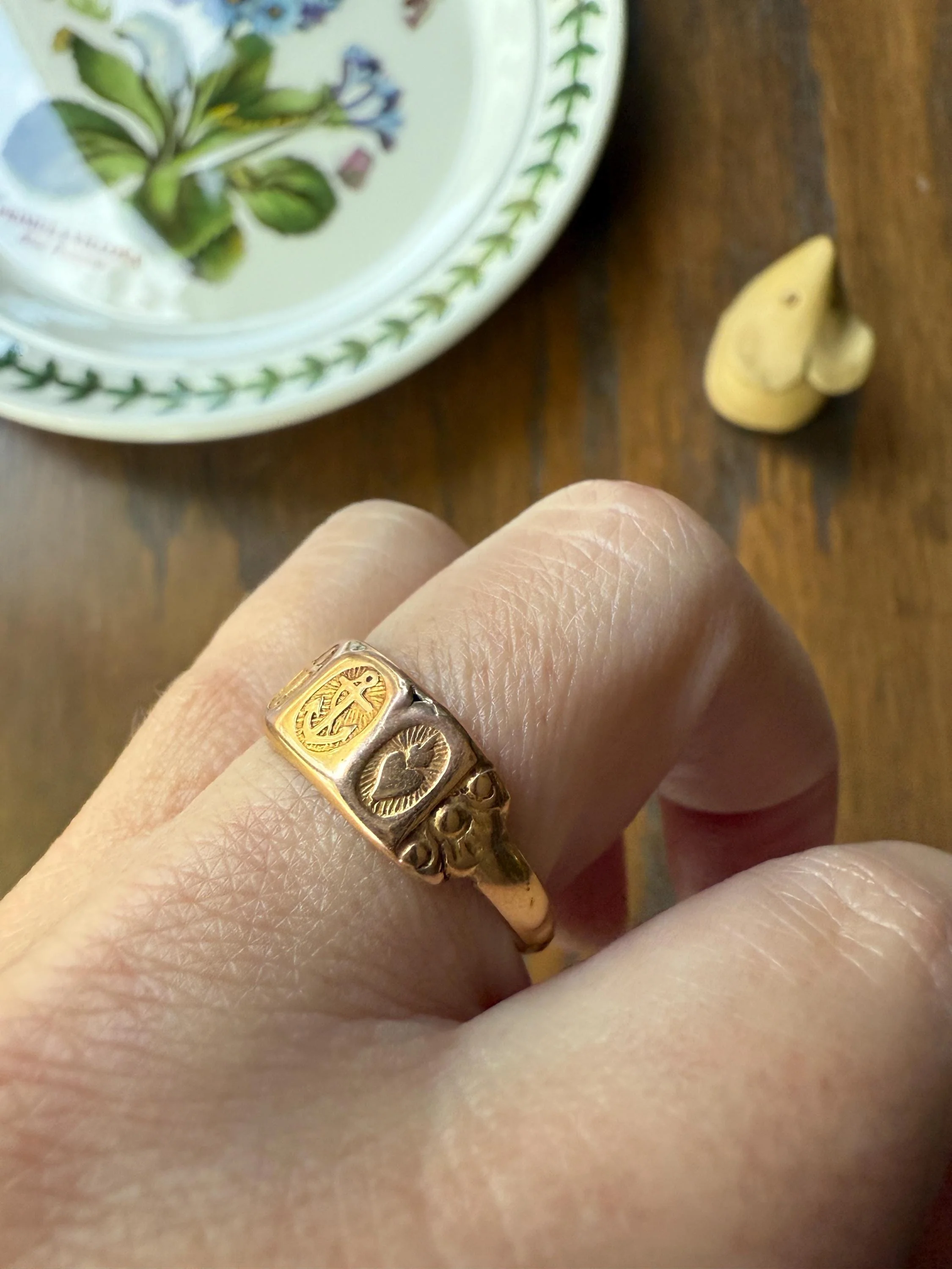 French VICTORIAN Era Antique Ring 18k Gold 3 Virtues Faith Hope Anchor Heart Cross Beveled Stacker Band Belle Epoque Figural - Image 3