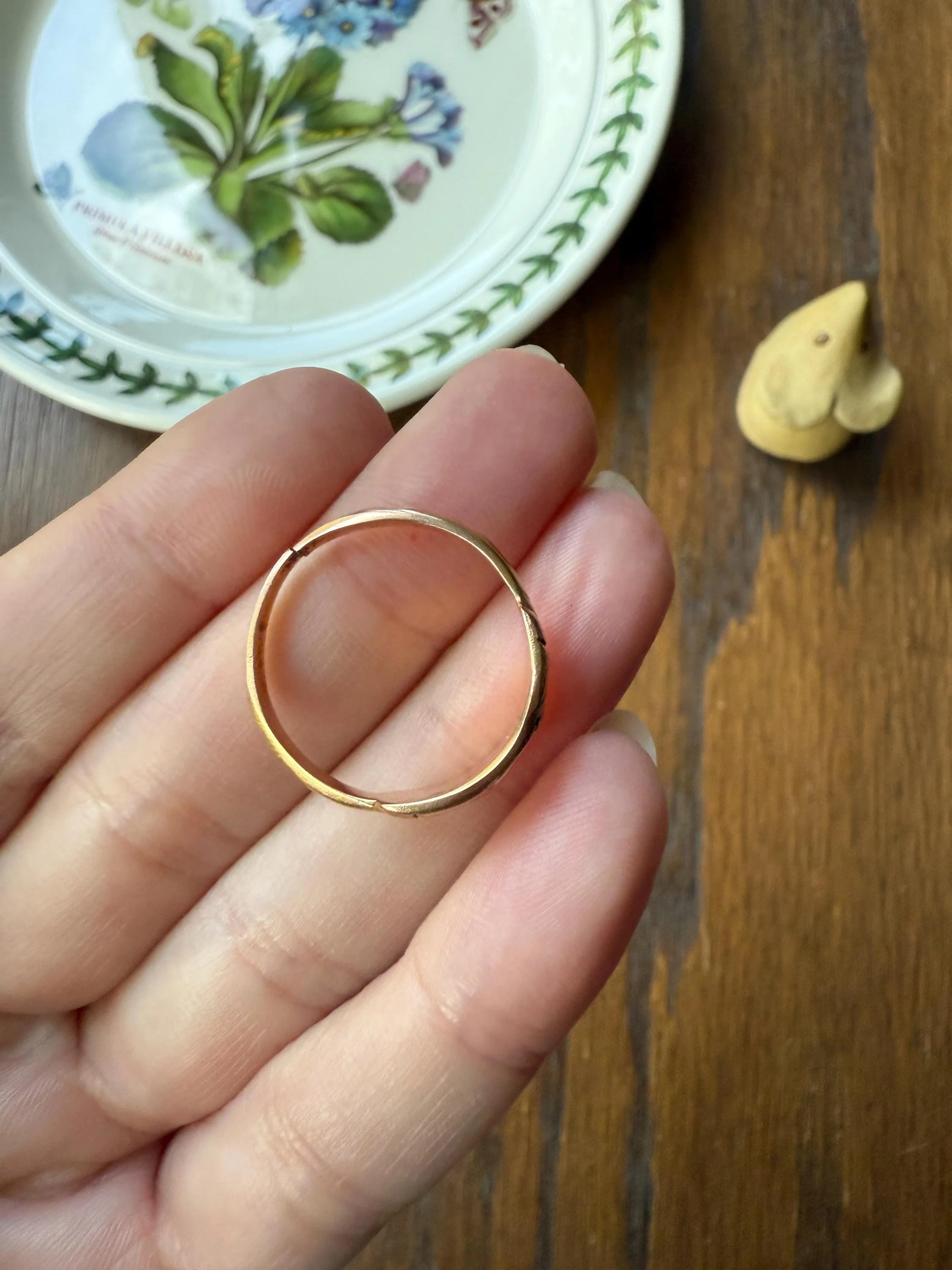 French VICTORIAN Era Antique Ring 18k Gold 3 Virtues Faith Hope Anchor Heart Cross Beveled Stacker Band Belle Epoque Figural - Image 9