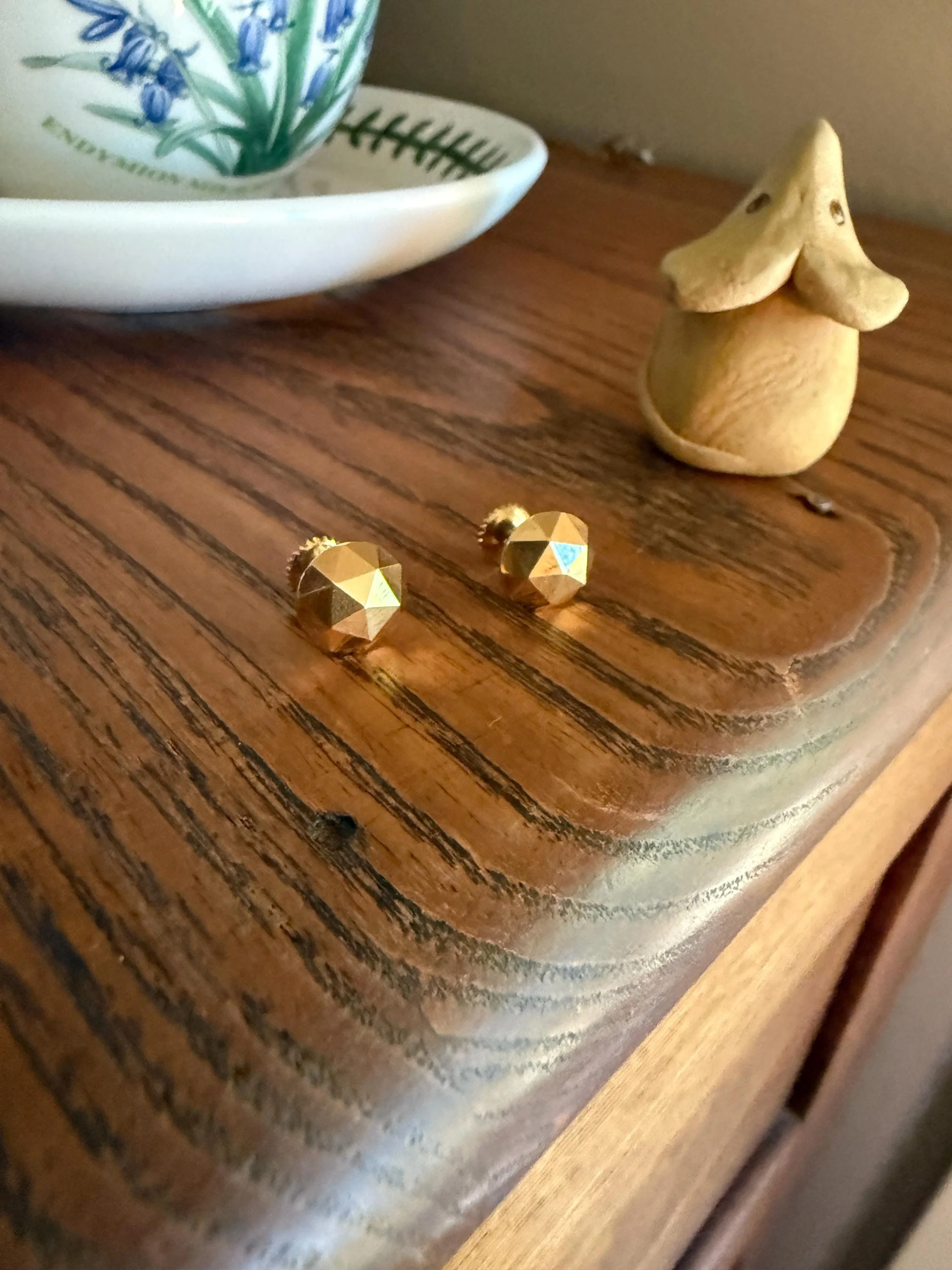 French Vintage - Antique Gold Faceted Bead 3D Button Studs Vintage 18k GOLD Solid EARRINGS Earstack Geodesic Dome Shimmer Stud Minimalist - Image 5