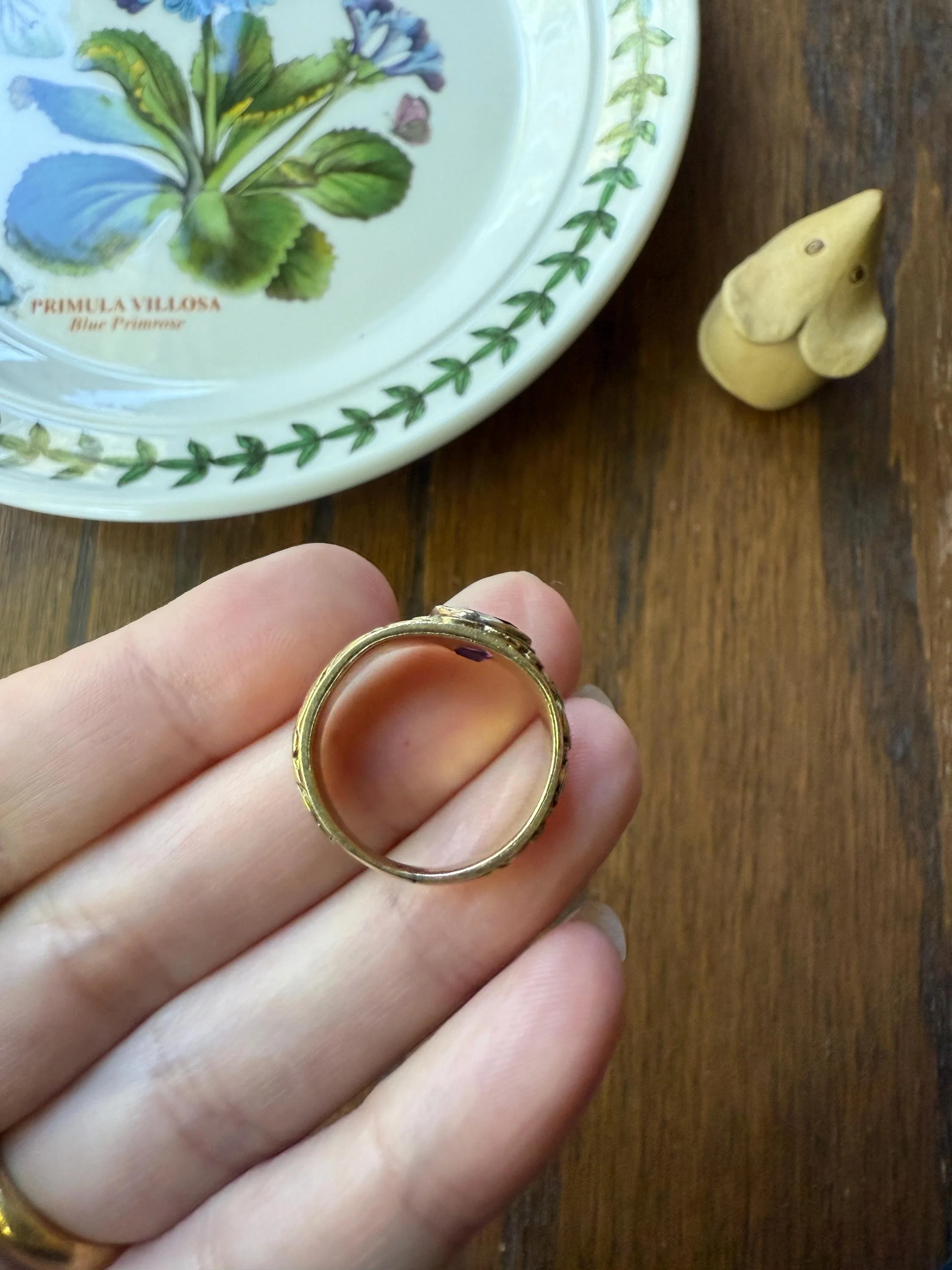 GARNET Victorian Antique Chunky FLORAL Wide Band 18k Gold Ring French Embossed Roses Purple East West Bezel Set Stacker Heavy - Image 10