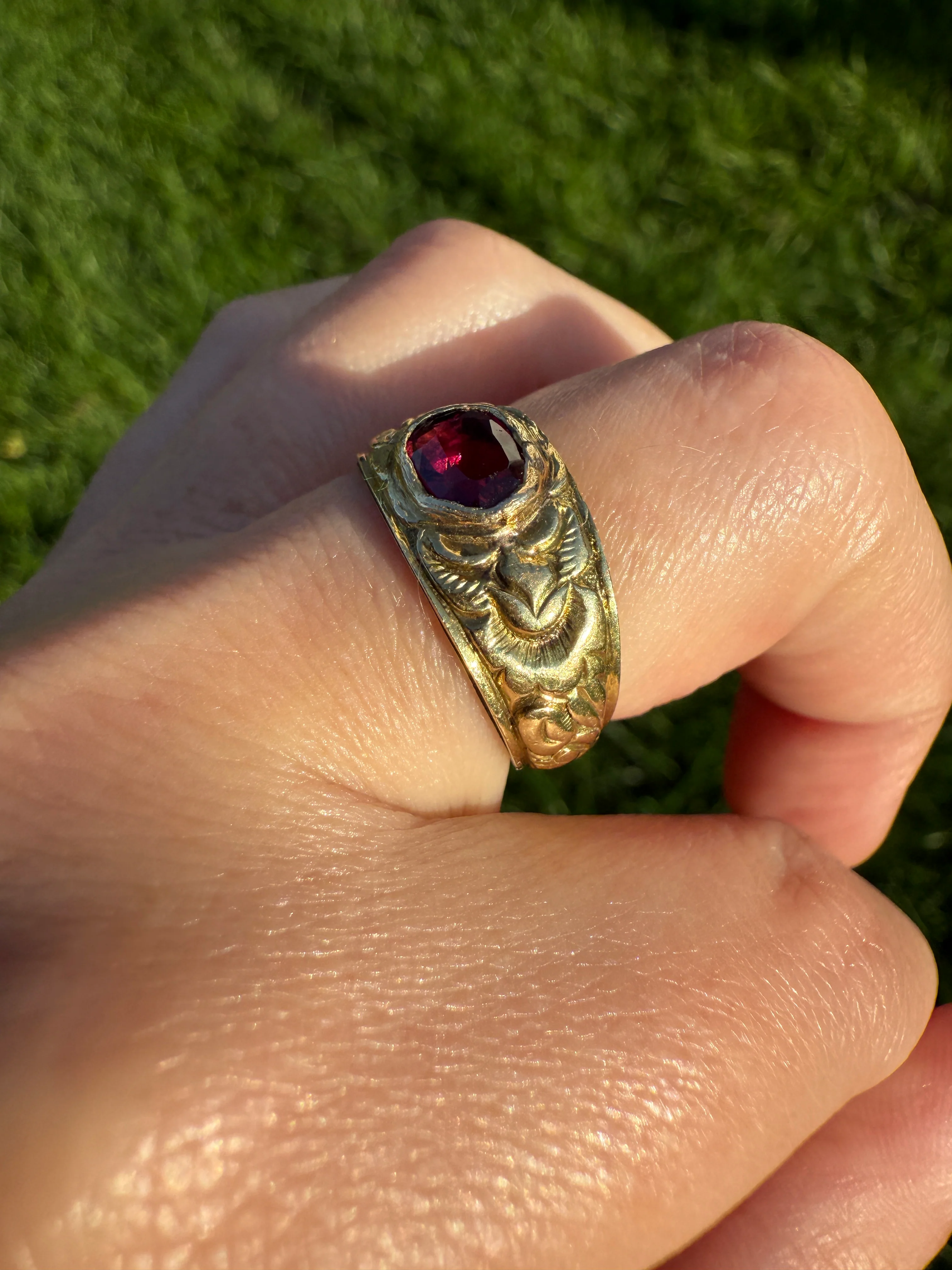 GARNET Victorian Antique Chunky FLORAL Wide Band 18k Gold Ring French Embossed Roses Purple East West Bezel Set Stacker Heavy - Image 13