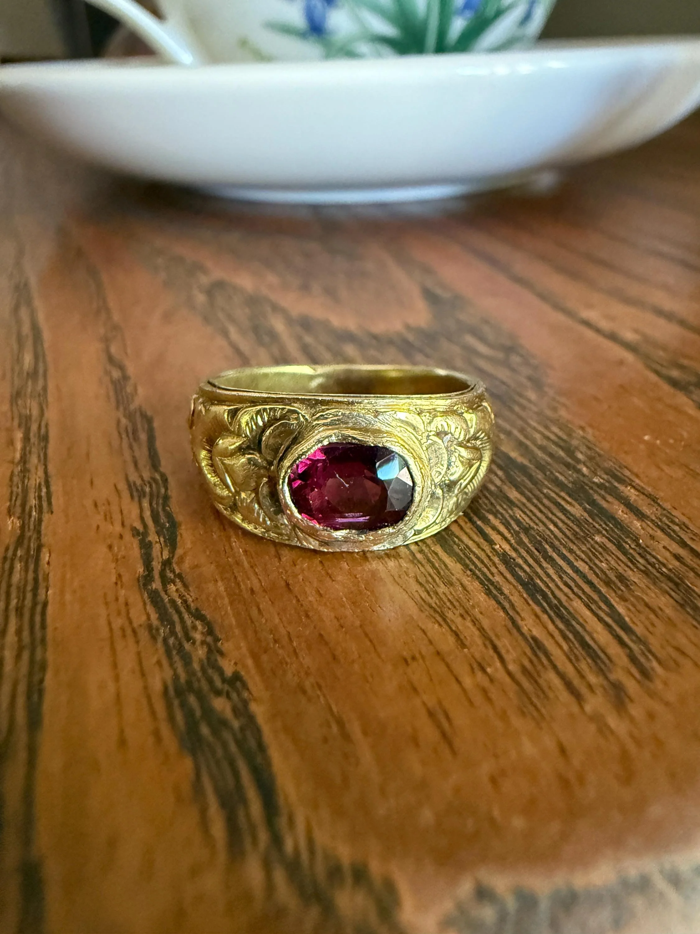 GARNET Victorian Antique Chunky FLORAL Wide Band 18k Gold Ring French Embossed Roses Purple East West Bezel Set Stacker Heavy - Image 4