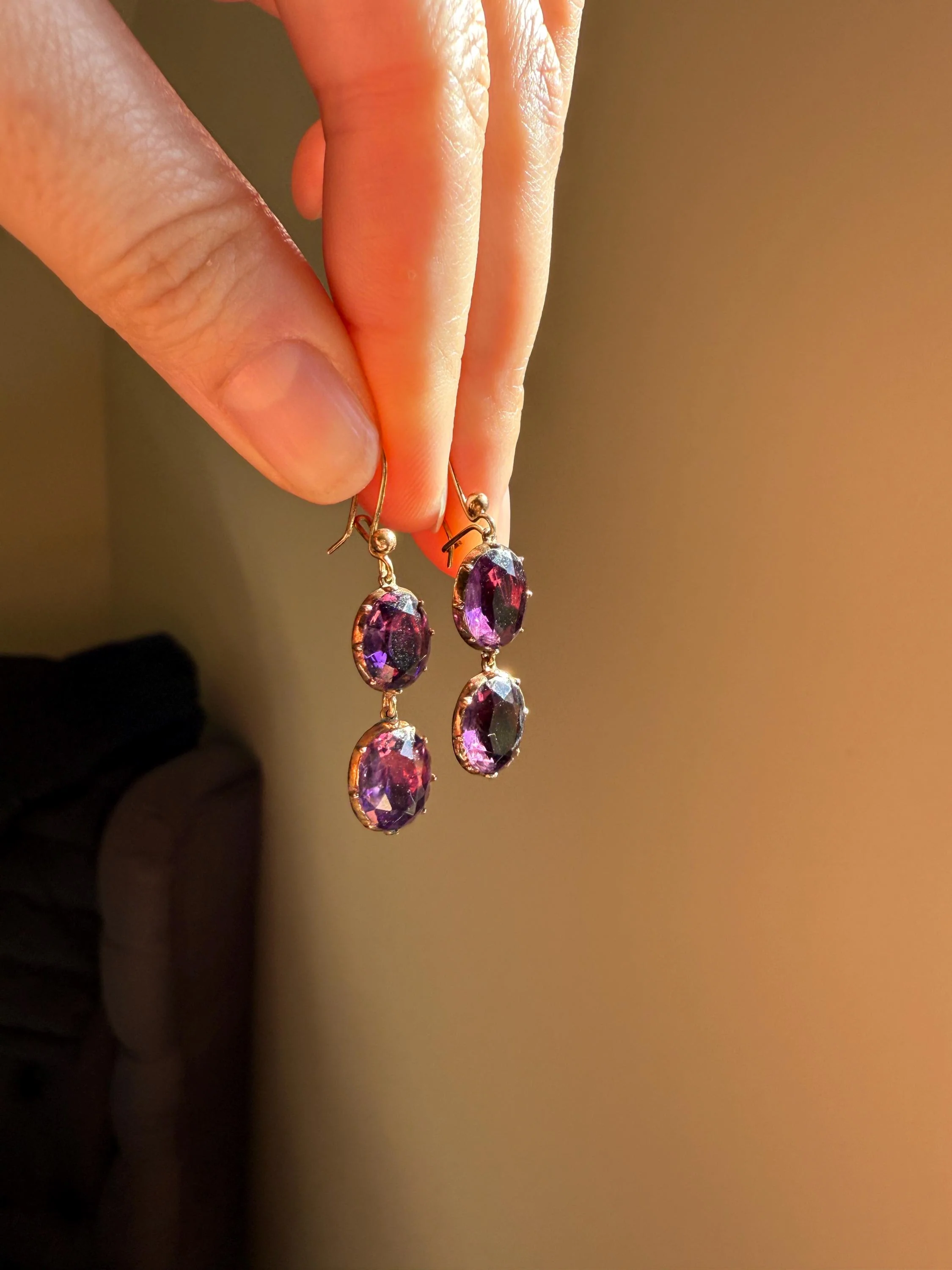 GEORGIAN Antique 10k GOLD Purple Paste Amethyst Dangle EARRINGS Domed Foil Backed Violet - Image 7