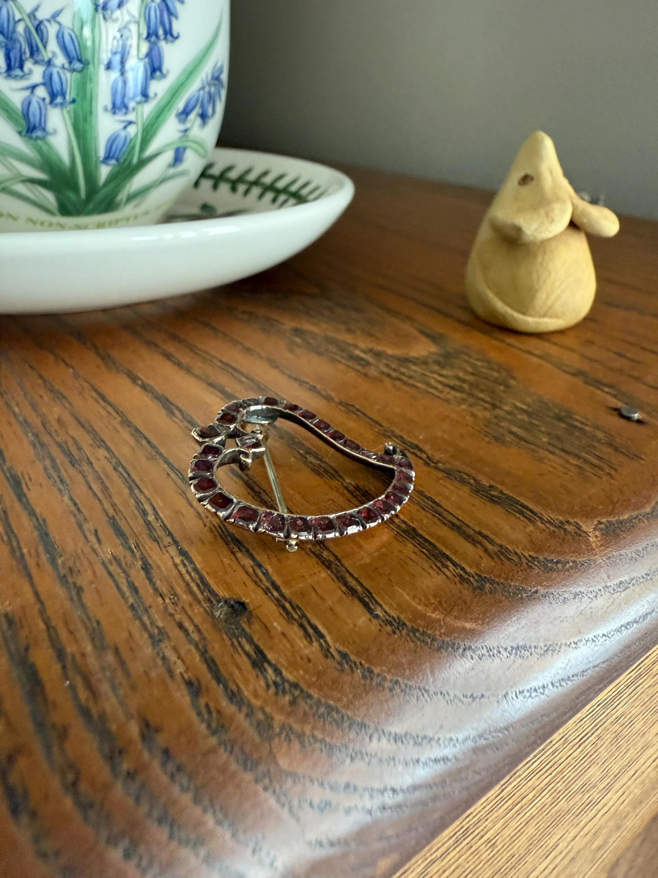 Georgian Antique Crowned WITCH'S HEART Flat Cut Garnet Figural 9k Gold Brooch Pendant Charm Holder Extender Connector Romantic Gift - Image 14