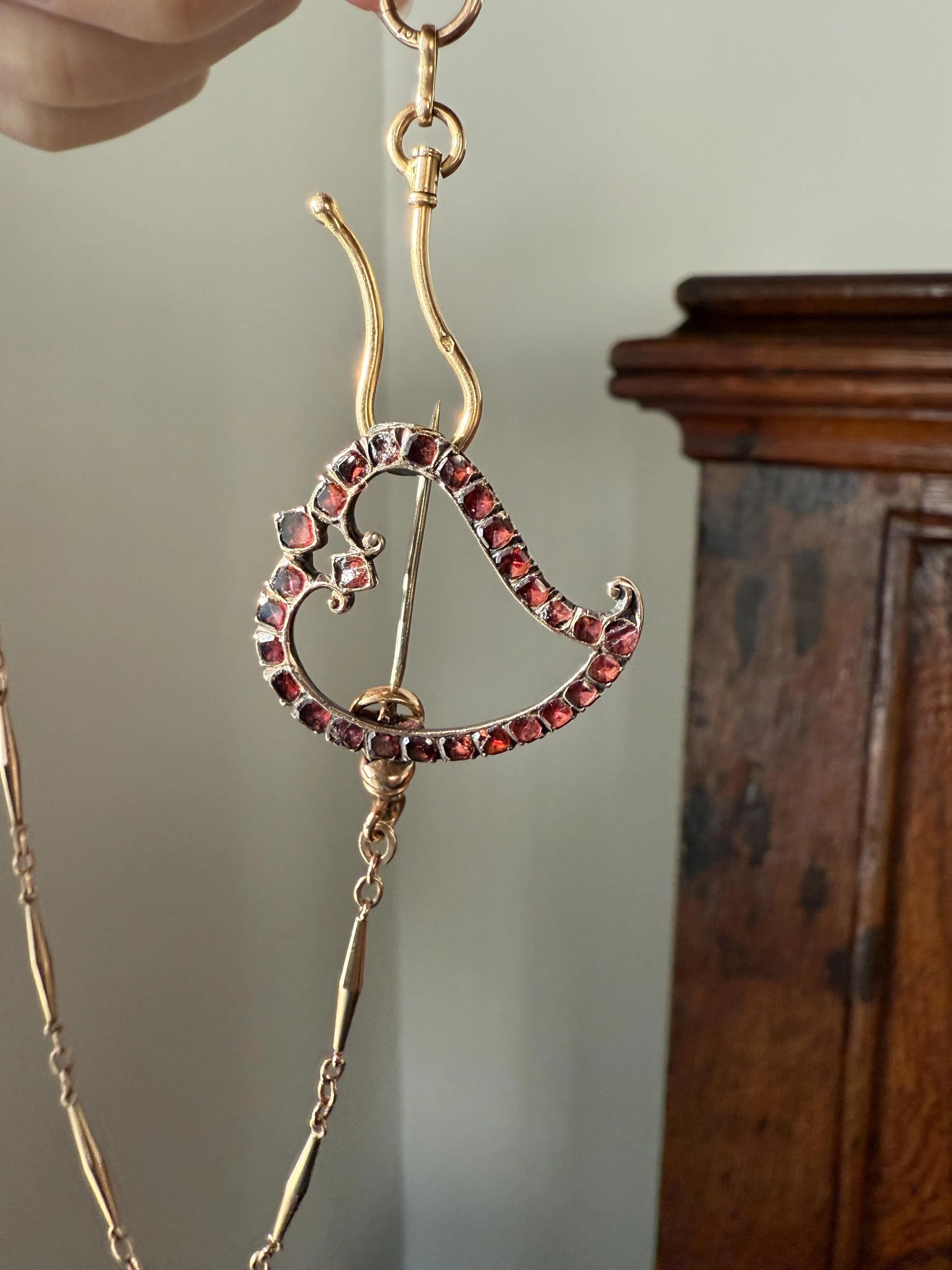 Georgian Antique Crowned WITCH'S HEART Flat Cut Garnet Figural 9k Gold Brooch Pendant Charm Holder Extender Connector Romantic Gift - Image 2