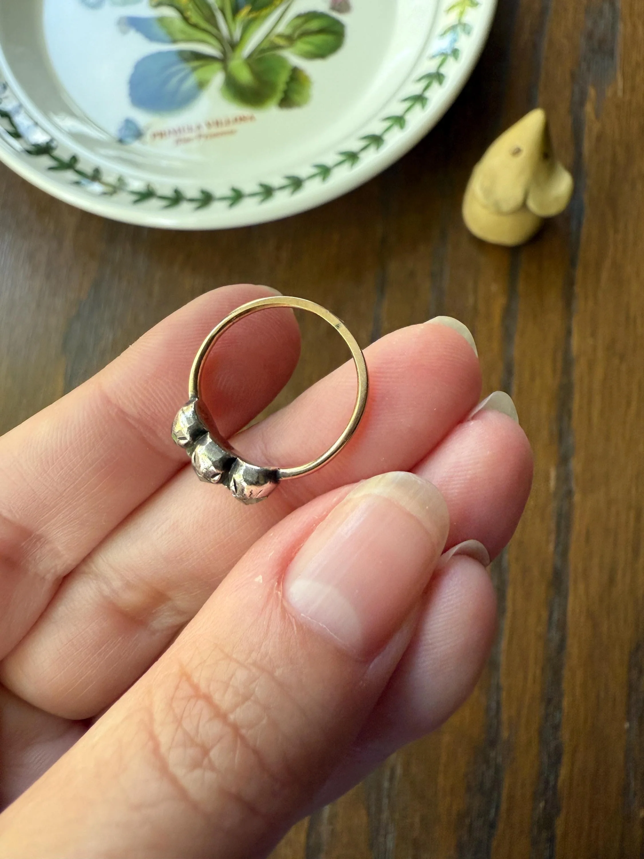 Georgian Antique Rose Cut DIAMOND Three Stone Ring 18k Gold Silver Foiled Collets French Domed Stackable Band - Image 8