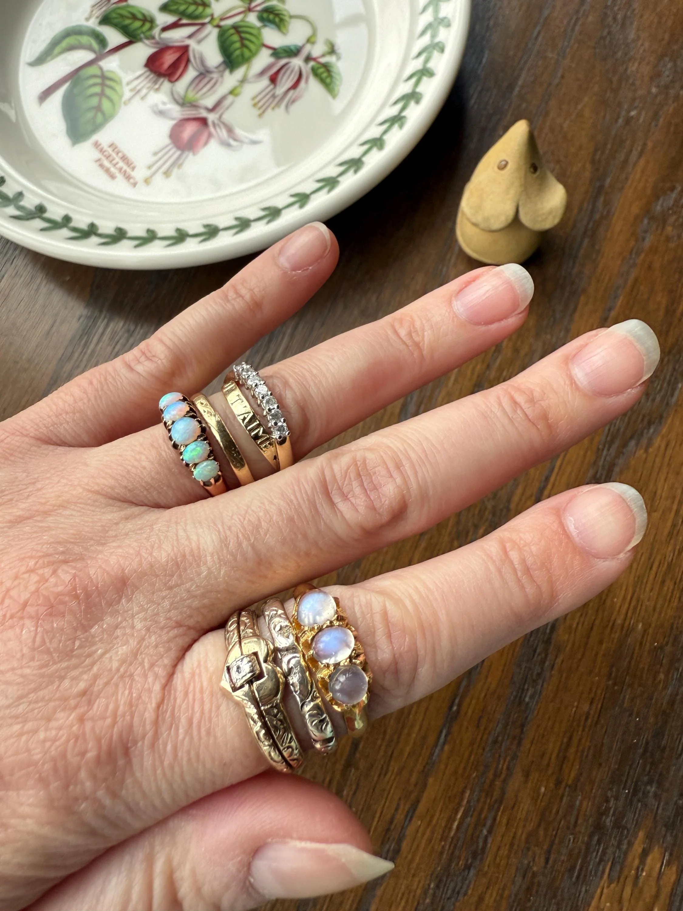 Georgian Era Antique 200 Year Old Gilt Sterling Silver Floral Chased Skinny Wedding Band Stacker Ring - Image 12