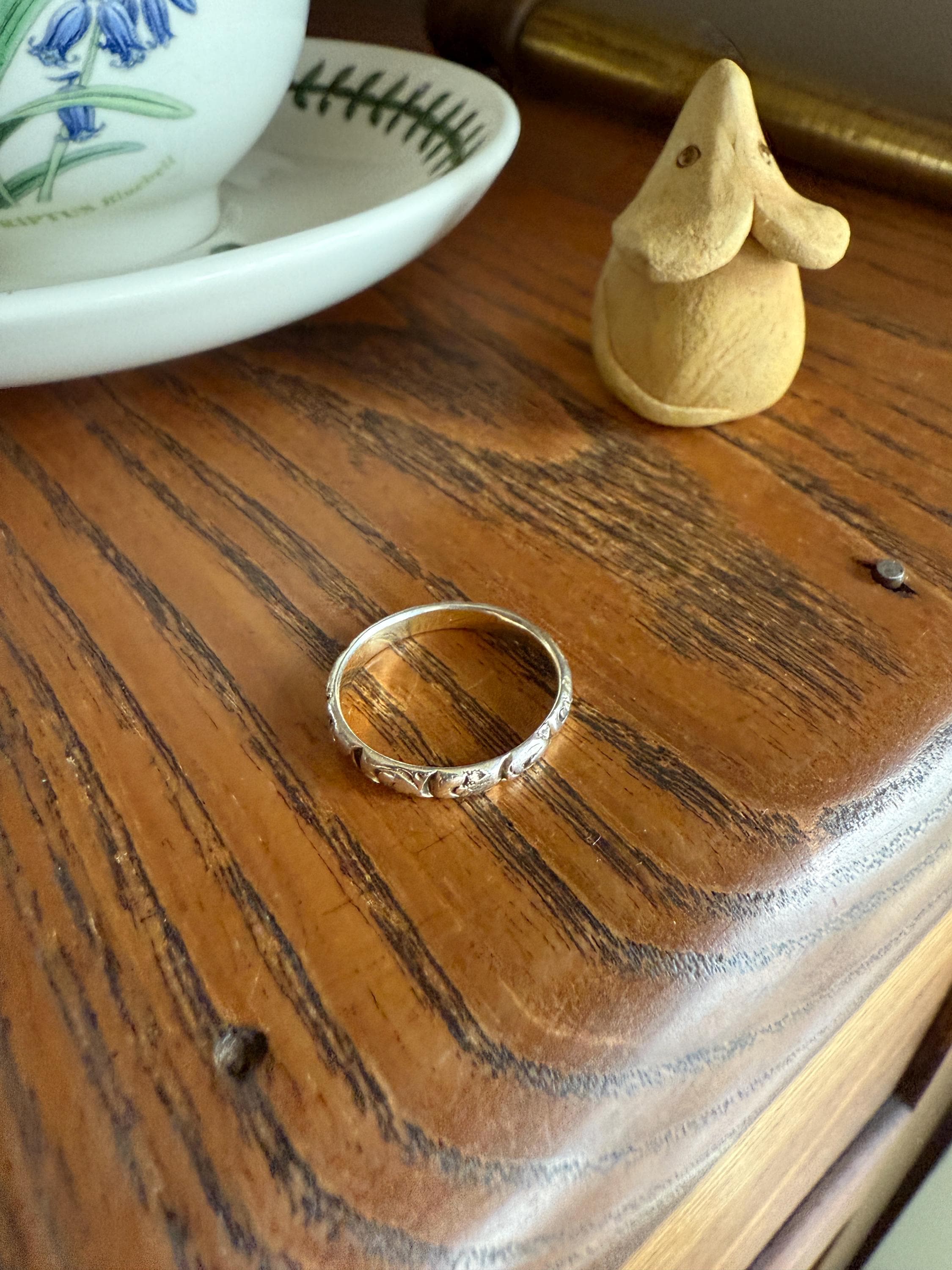 Georgian Era Antique 200 Year Old Gilt Sterling Silver Floral Chased Skinny Wedding Band Stacker Ring - Image 13