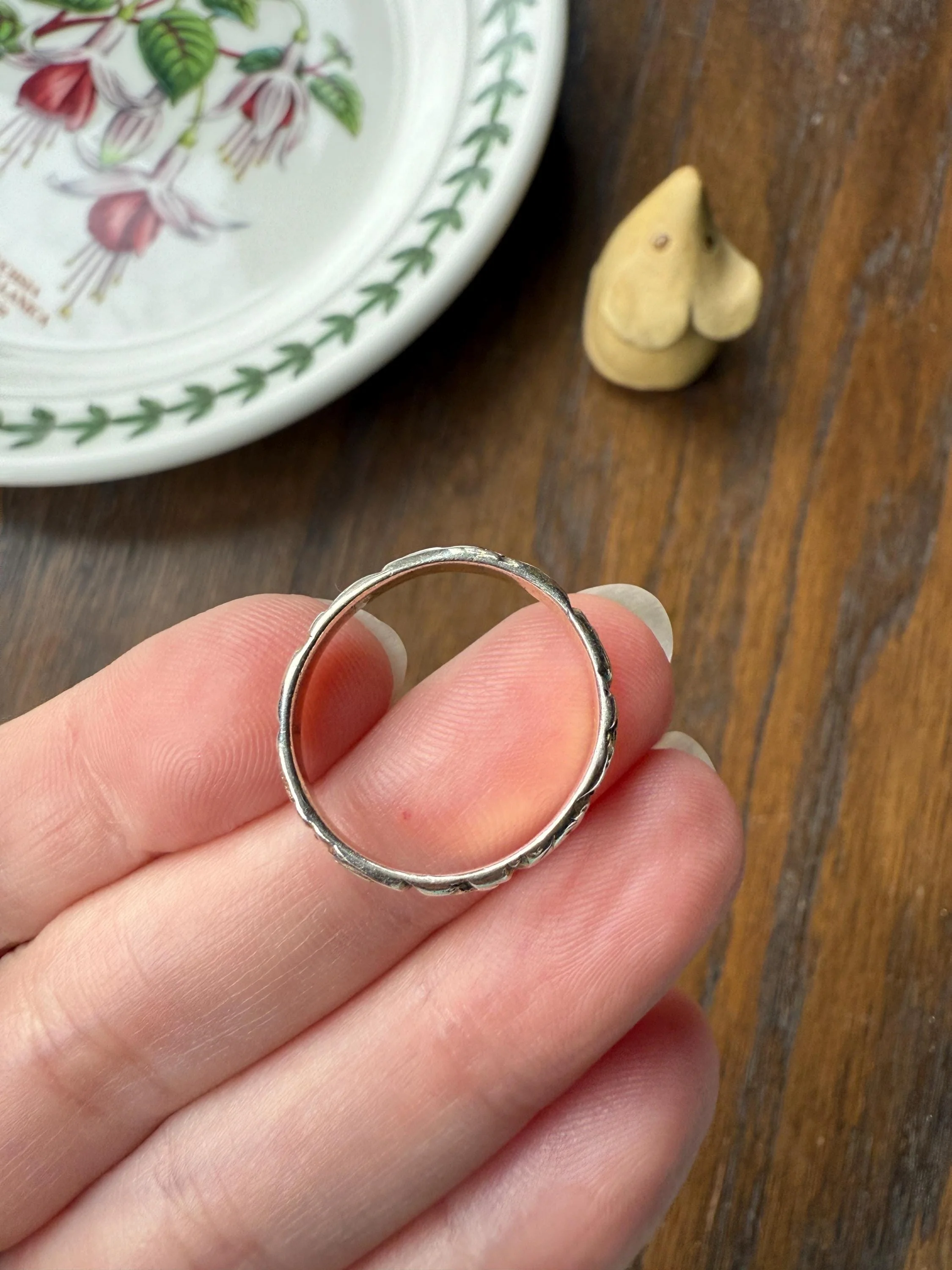 Georgian Era Antique 200 Year Old Gilt Sterling Silver Floral Chased Skinny Wedding Band Stacker Ring - Image 16