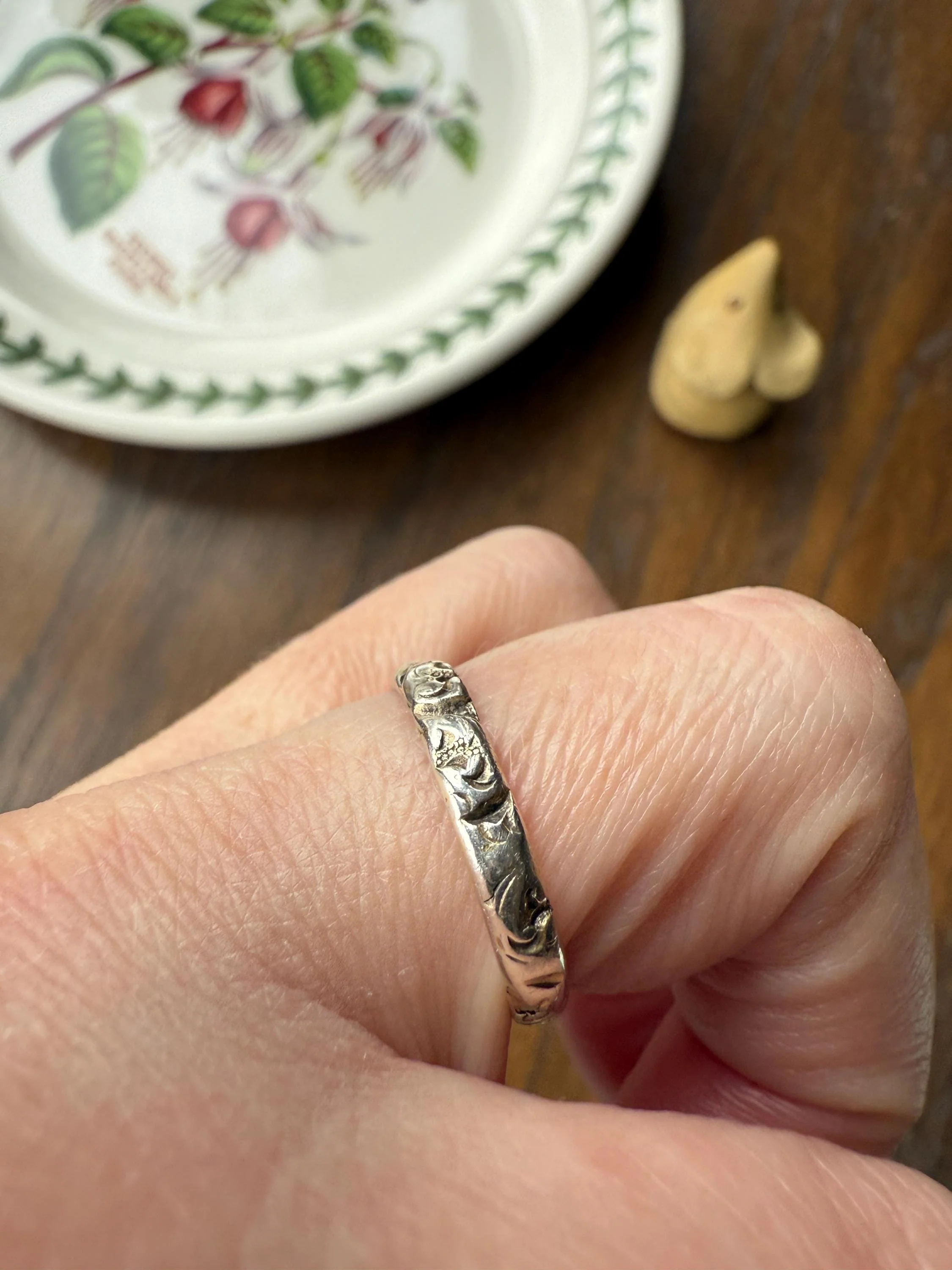 Georgian Era Antique 200 Year Old Gilt Sterling Silver Floral Chased Skinny Wedding Band Stacker Ring - Image 2