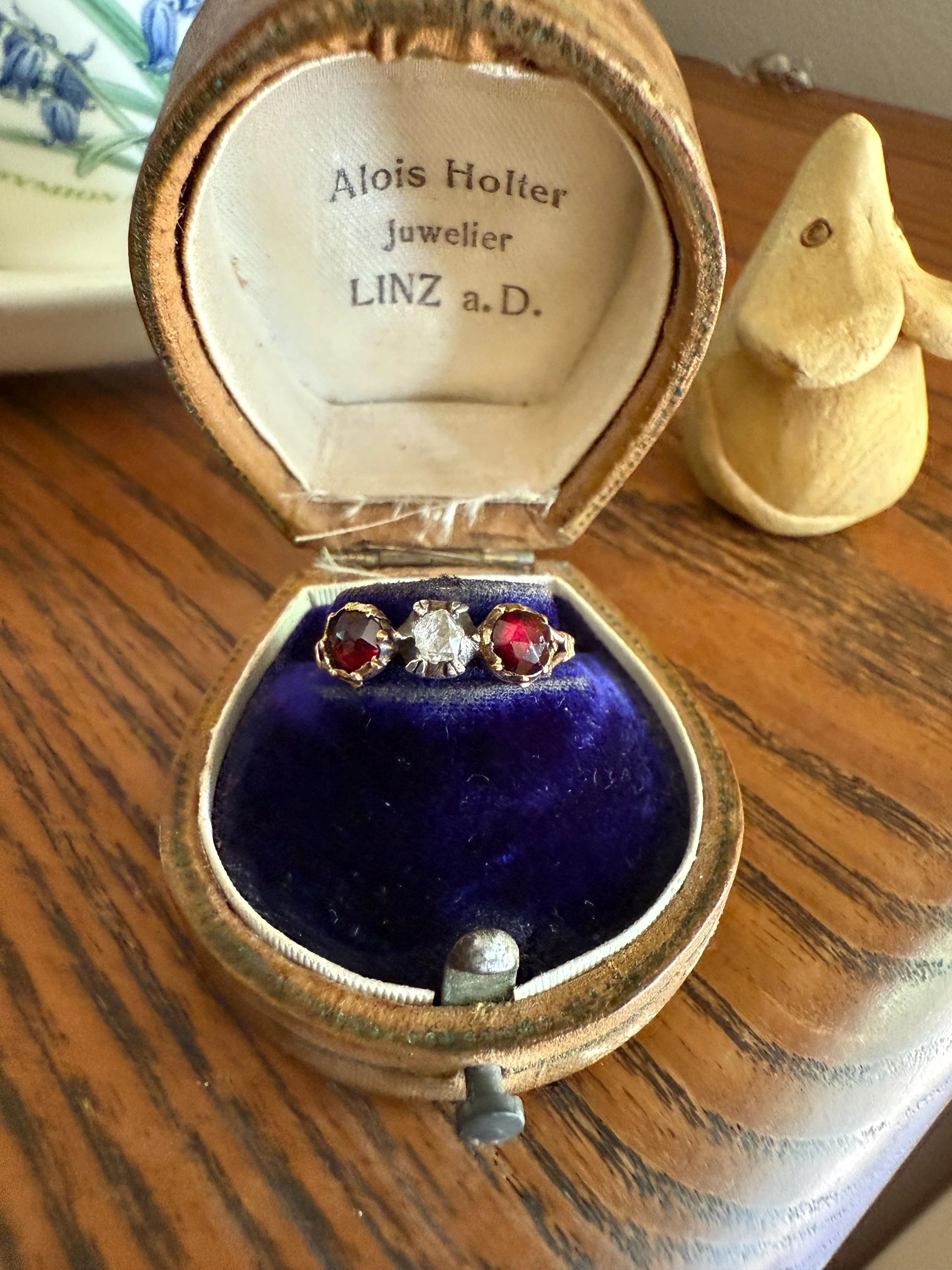 Georgian Era ANTIQUE Rose Cut Diamond & Red GARNET Three Stone RING 18k Gold Skinny Band - Image 4