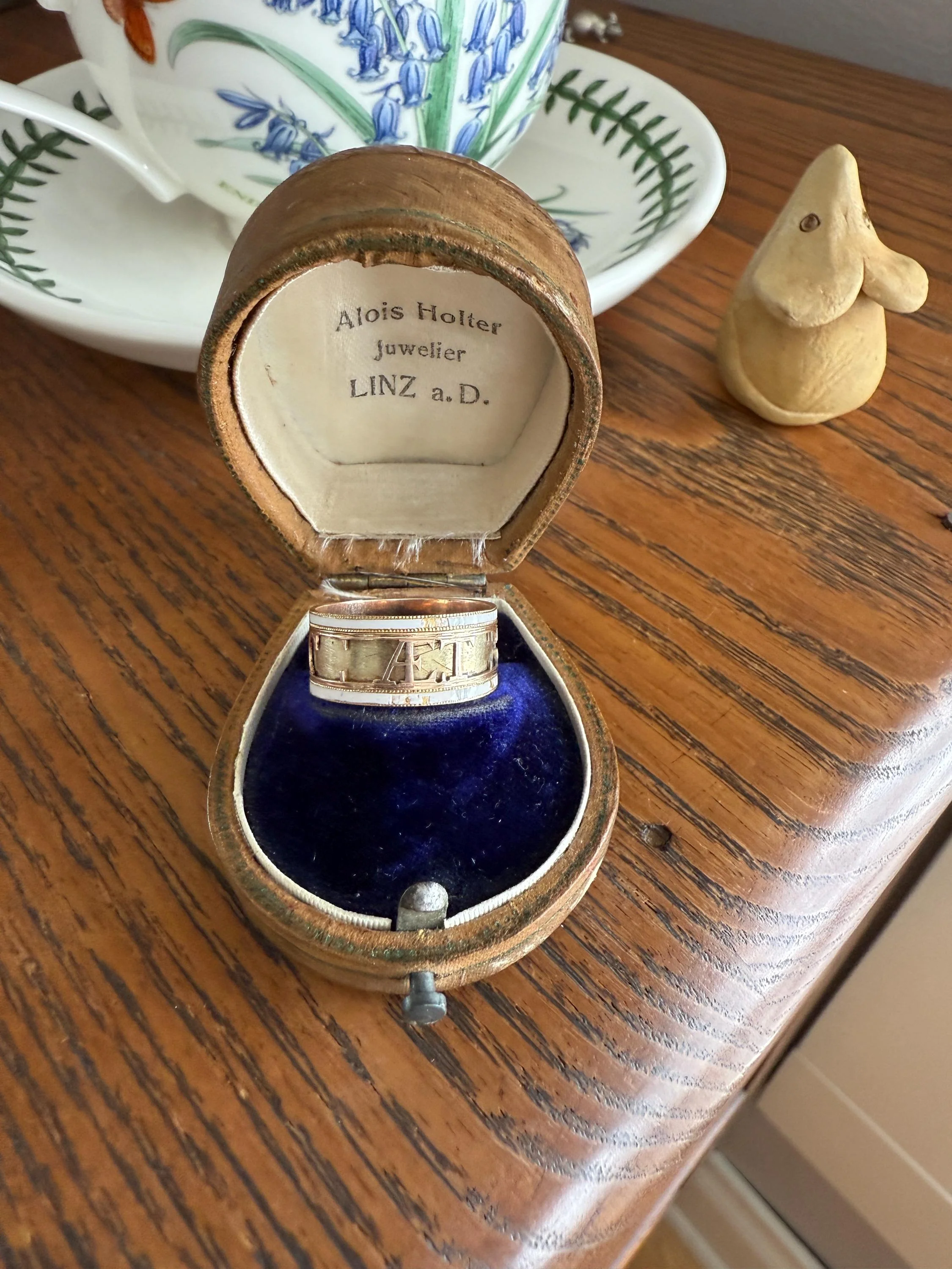 Georgian Era Dated 1789 Cigar Band Mourning Ring White Enamel 14k Gold Engraved "Died at Semlin" Historical Militaria Military Significance - Image 6