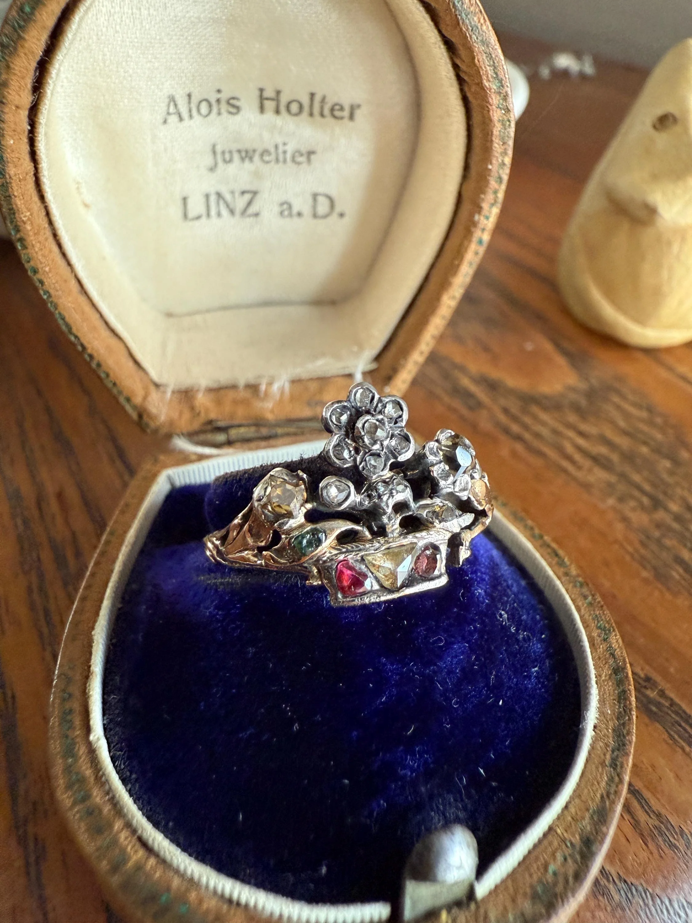 GIARDINETTI Antique Floral Bouquet Ring Flower Basket Rare Peruzzi Chiffre Rose Cut Diamond Garnet Emerald Georgian 14k Gold Rococo 1700s - Image 14