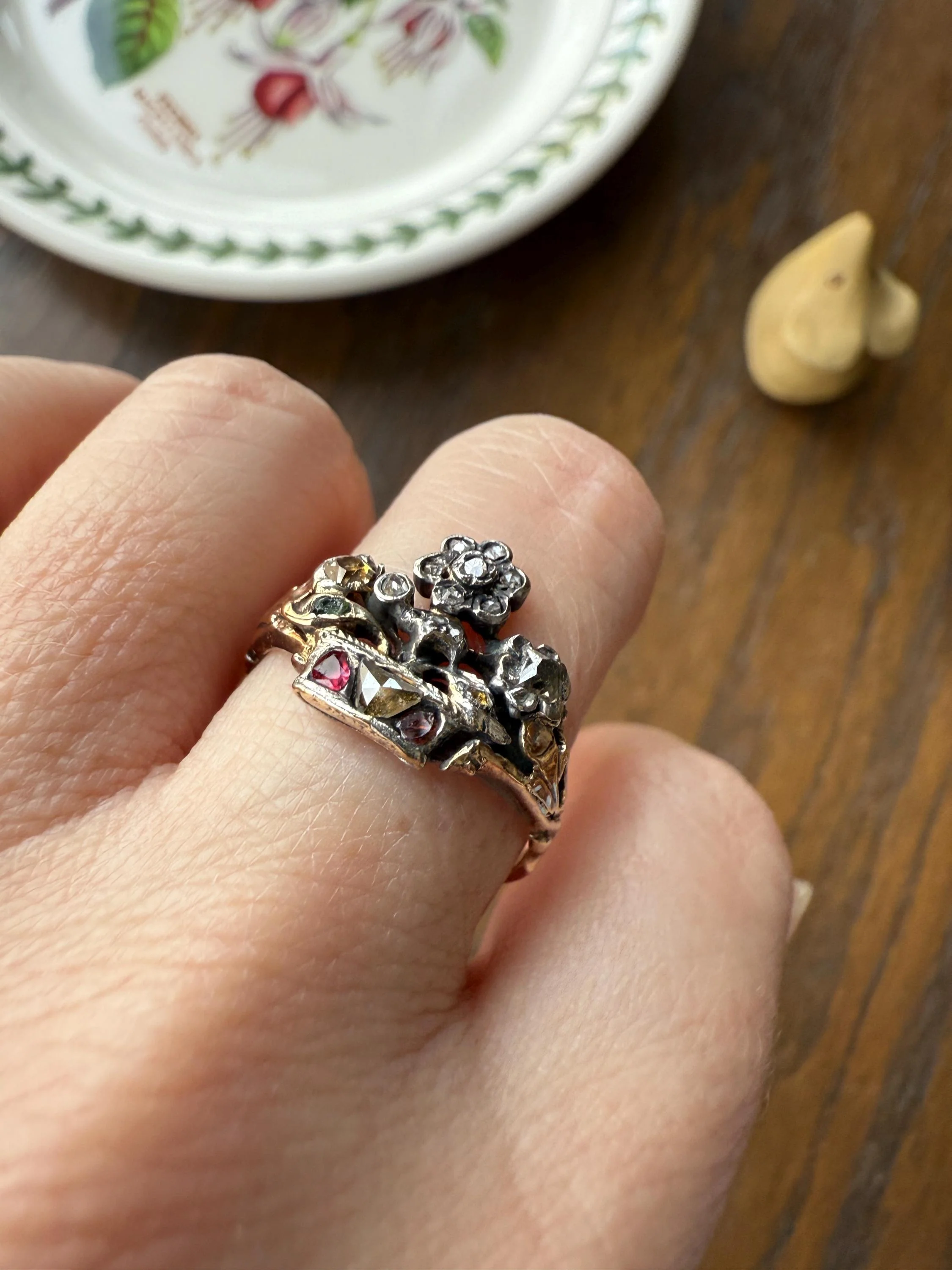 GIARDINETTI Antique Floral Bouquet Ring Flower Basket Rare Peruzzi Chiffre Rose Cut Diamond Garnet Emerald Georgian 14k Gold Rococo 1700s - Image 8