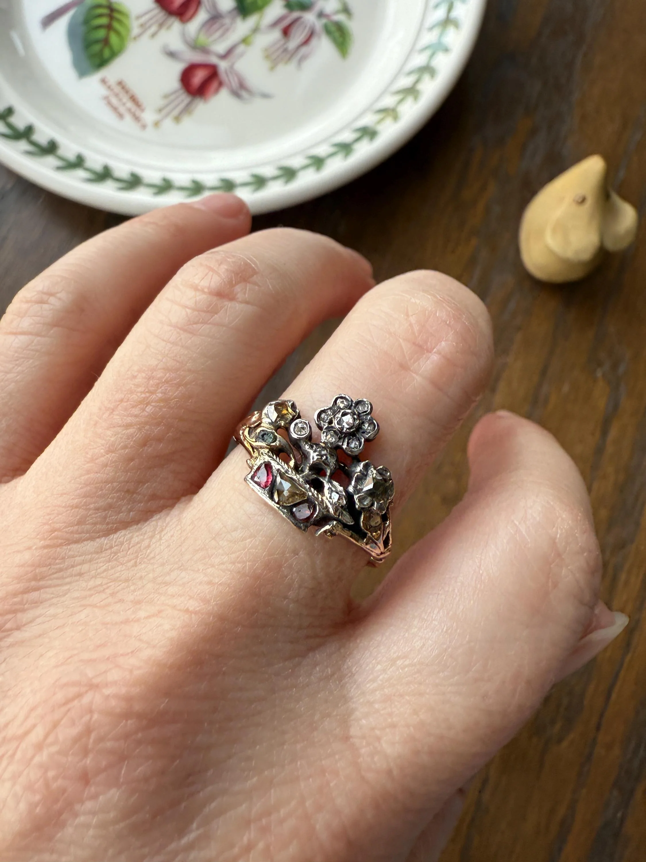 GIARDINETTI Antique Floral Bouquet Ring Flower Basket Rare Peruzzi Chiffre Rose Cut Diamond Garnet Emerald Georgian 14k Gold Rococo 1700s - Image 9