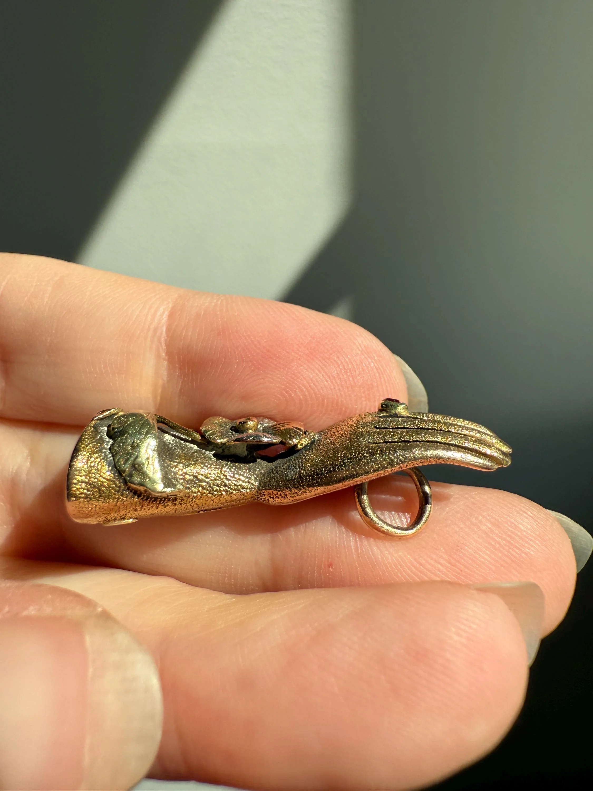 HAND Antique 6.7g 14k Colored Gold Floral Leaf Vine Large Sturdy Figural Pendant with Ruby Ring Georgian - Image 8