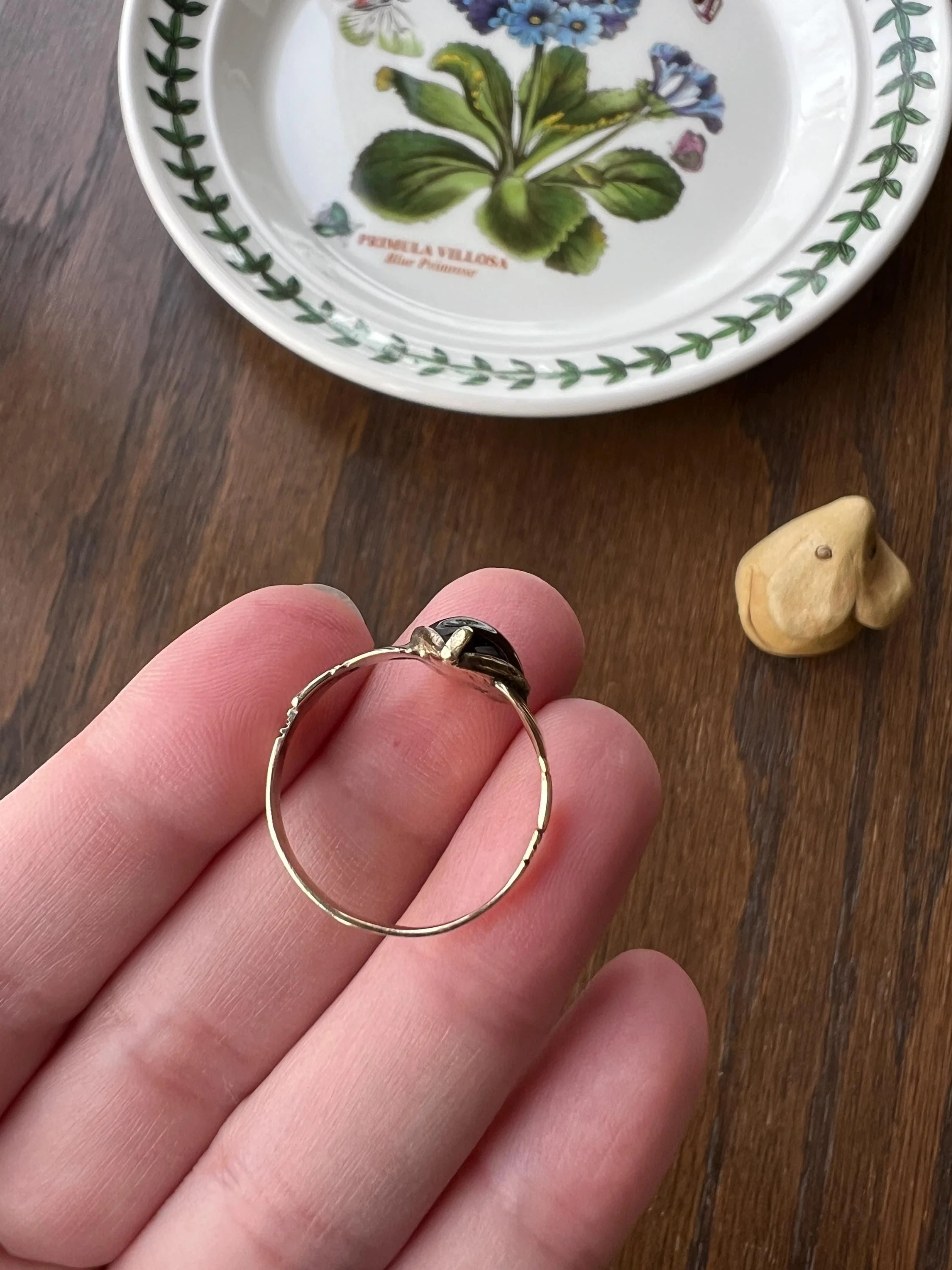 HEART Crimson GARNET Victorian Antique FEDE Hands Holding Love Ring Antique 10k Gold Glowing Figural Band - Image 9