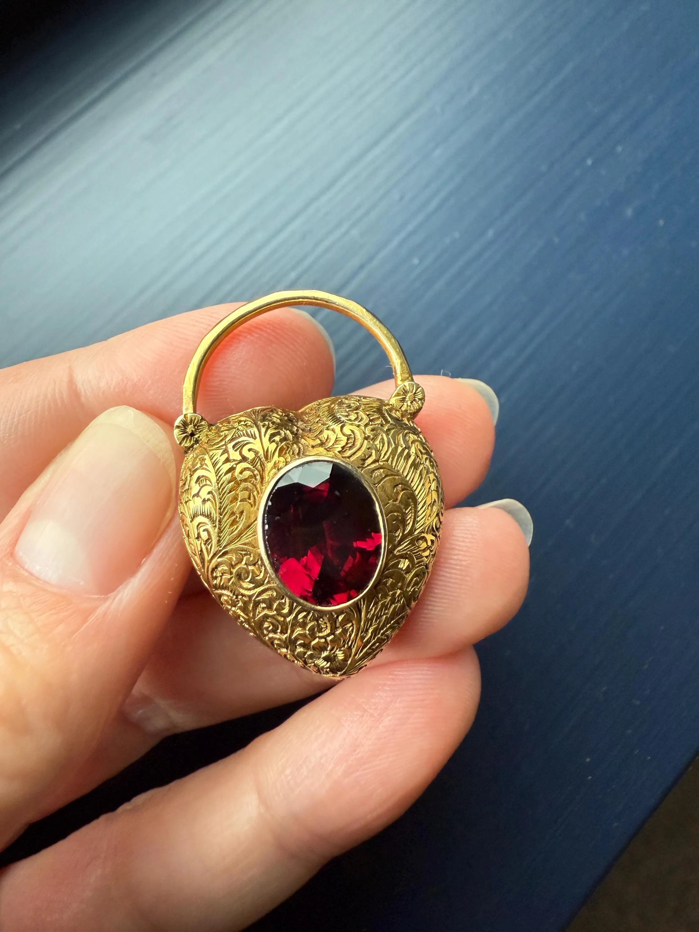 HEART Victorian PADLOCK Antique GARNET 10k Gold Solid Pendant Locket Back Figural Etched Reversible Puffy - Image 6