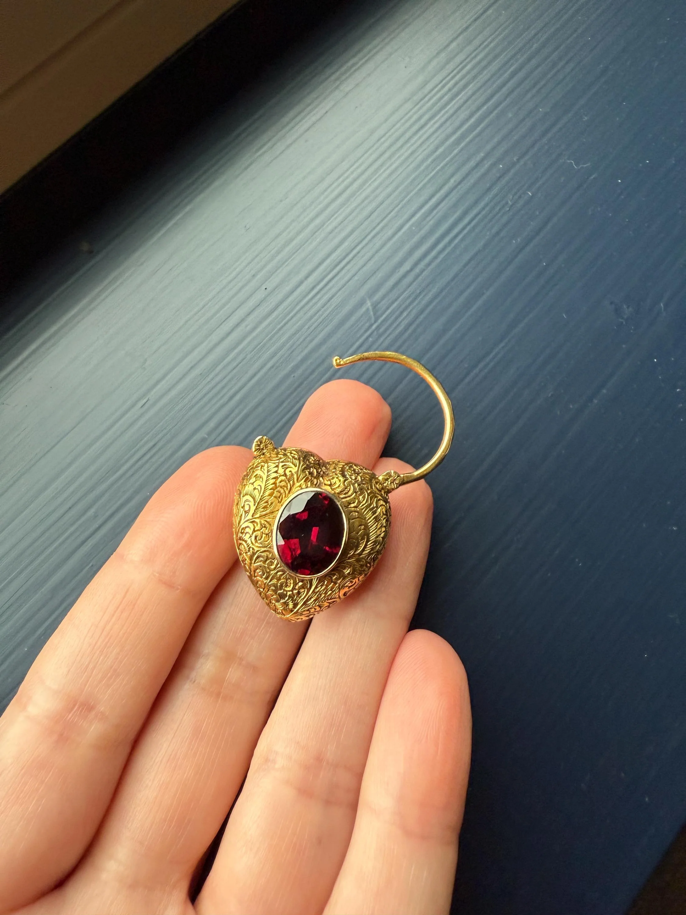 HEART Victorian PADLOCK Antique GARNET 10k Gold Solid Pendant Locket Back Figural Etched Reversible Puffy - Image 8