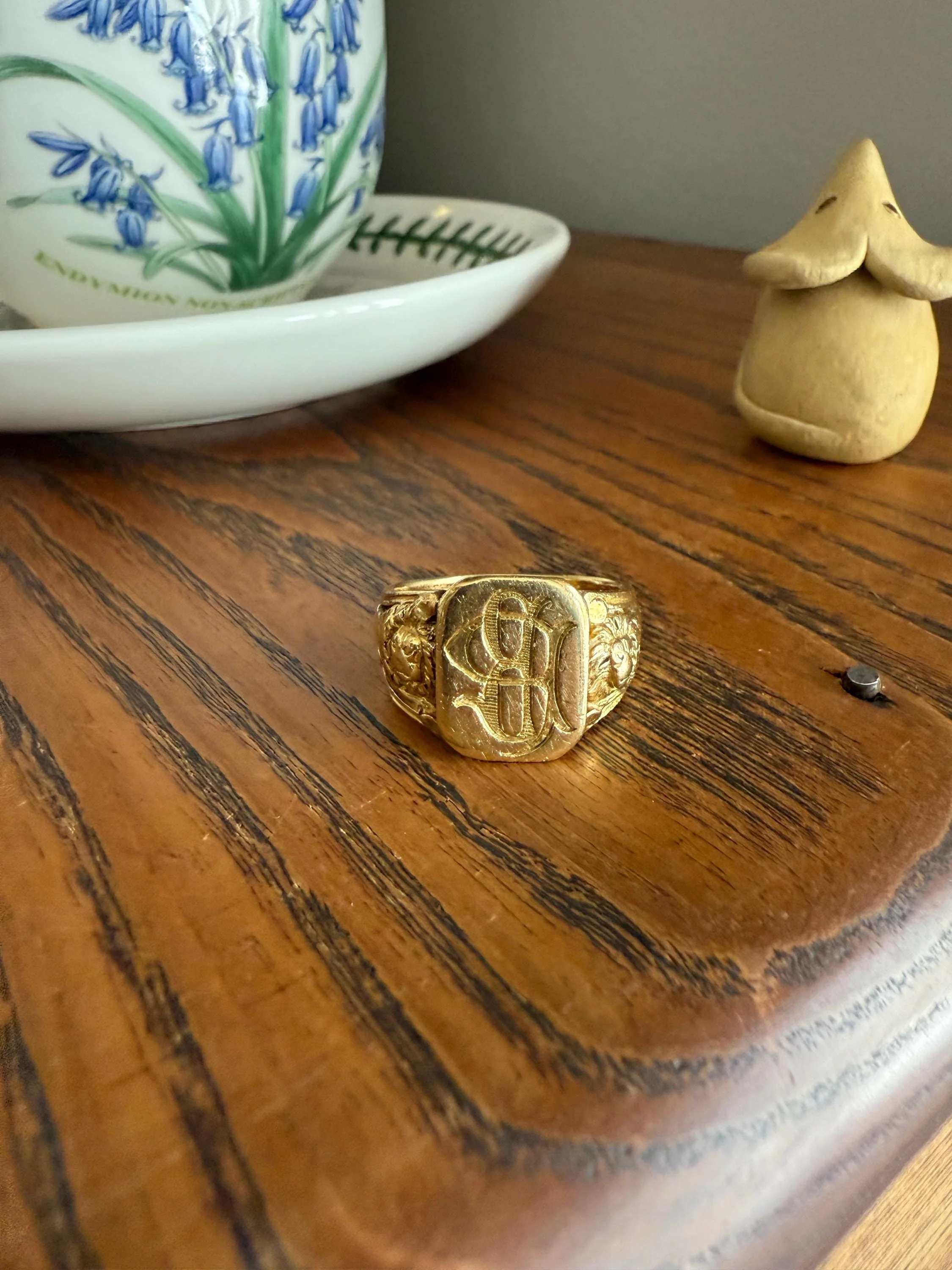 HEAVY Antique LION Chunky SIGNET 15.2g 18k Gold Solid Ring French Figural Animal Head Initial Wax Seal Pb Bp Intaglio Sturdy Band Unisex Man - Image 3