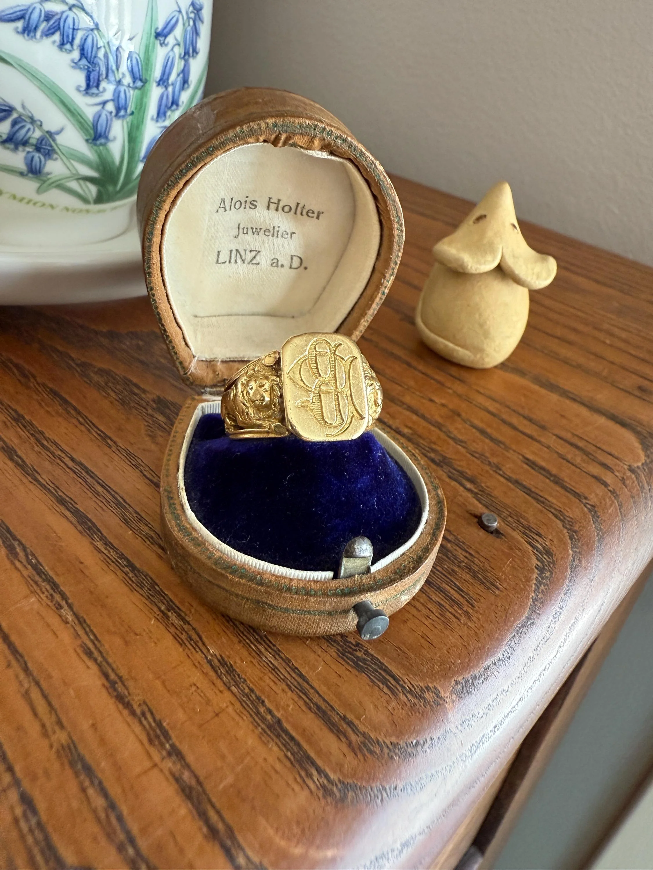 HEAVY Antique LION Chunky SIGNET 15.2g 18k Gold Solid Ring French Figural Animal Head Initial Wax Seal Pb Bp Intaglio Sturdy Band Unisex Man - Image 5