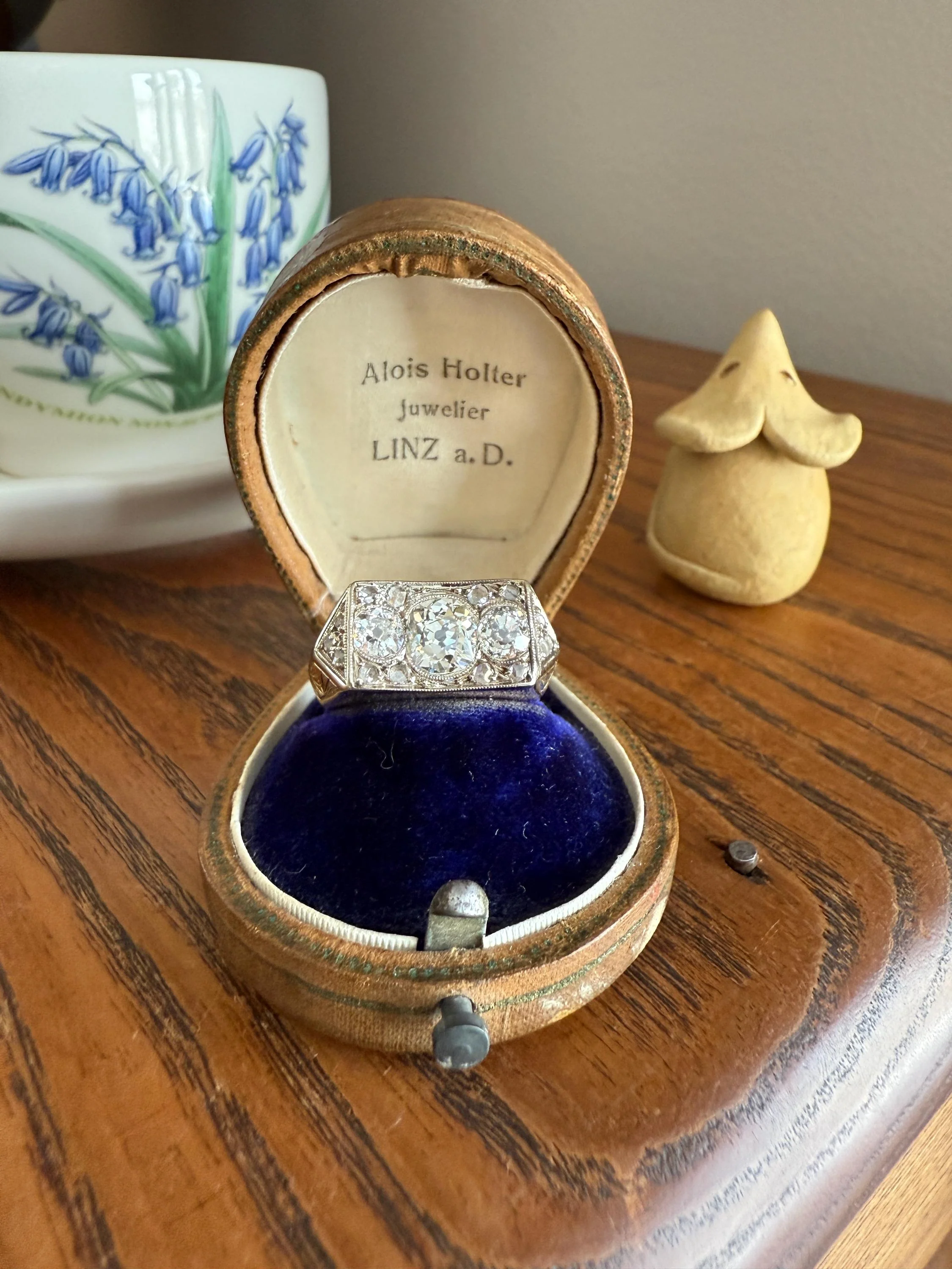 HEAVY French Antique 2 CARATS Old Mine Cut DIAMOND Chunky Tank Ring 14.6g 18k Gold Engraved Flared Geometric Rectangular Art Deco Omc - Image 21