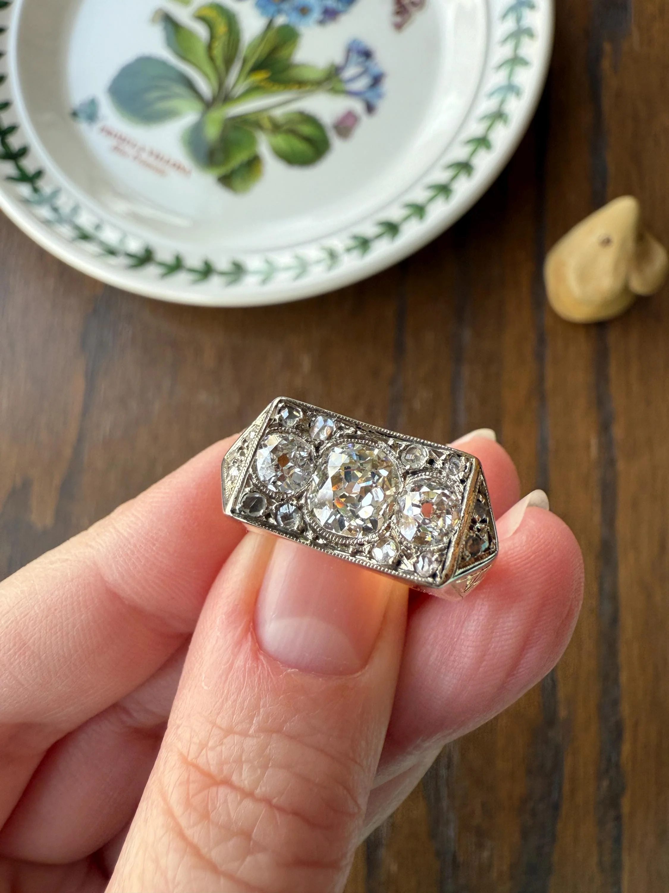 HEAVY French Antique 2 CARATS Old Mine Cut DIAMOND Chunky Tank Ring 14.6g 18k Gold Engraved Flared Geometric Rectangular Art Deco Omc - Image 3