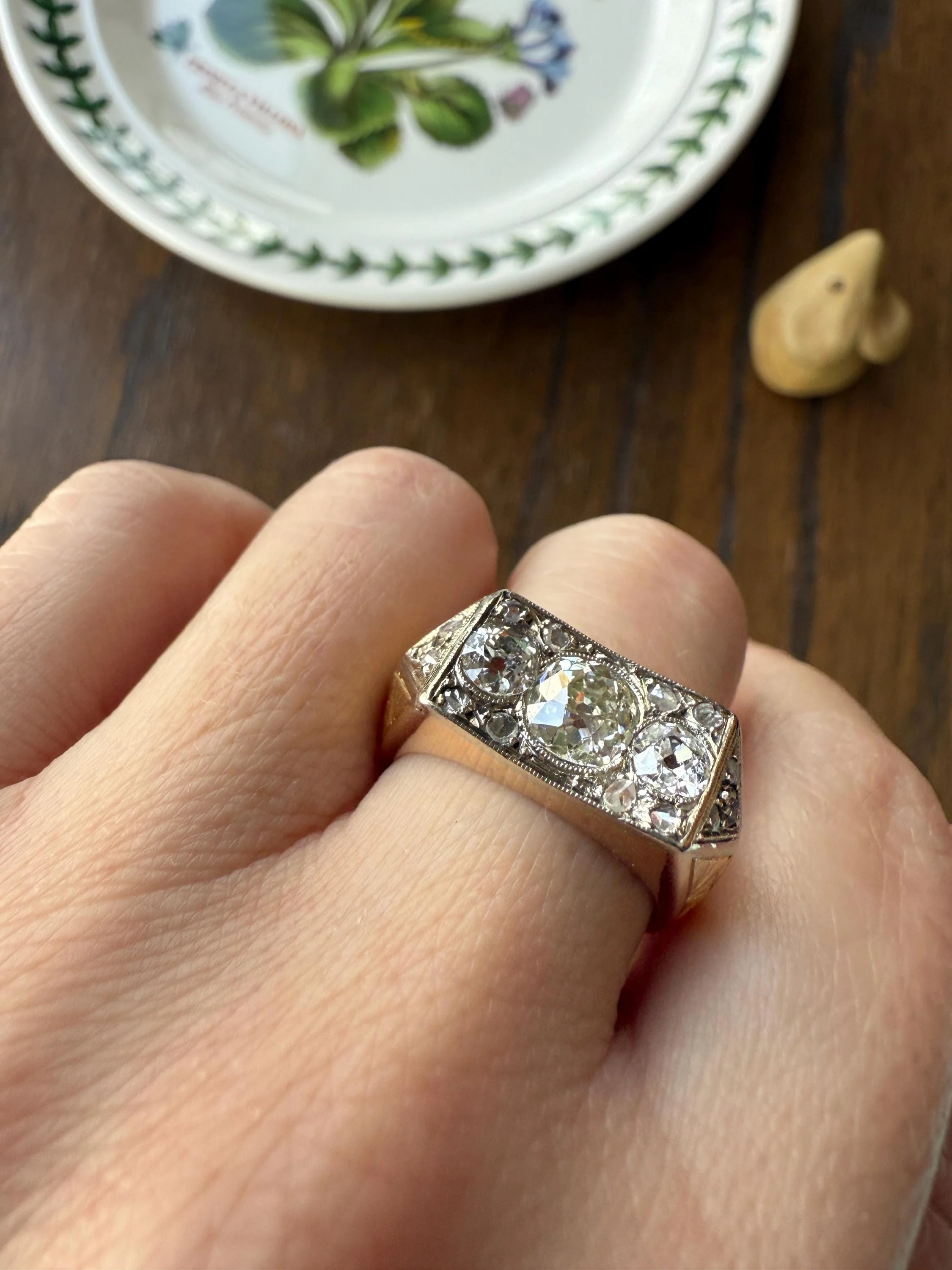 HEAVY French Antique 2 CARATS Old Mine Cut DIAMOND Chunky Tank Ring 14.6g 18k Gold Engraved Flared Geometric Rectangular Art Deco Omc - Image 5