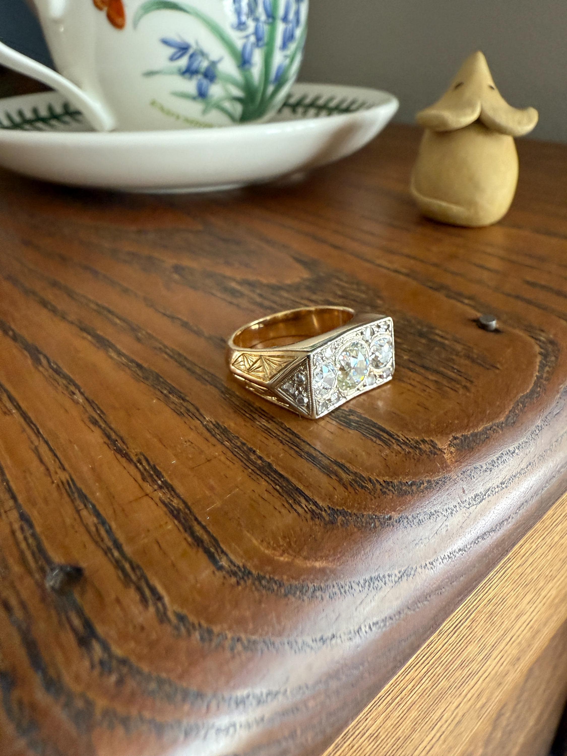 HEAVY French Antique 2 CARATS Old Mine Cut DIAMOND Chunky Tank Ring 14.6g 18k Gold Engraved Flared Geometric Rectangular Art Deco Omc - Image 6