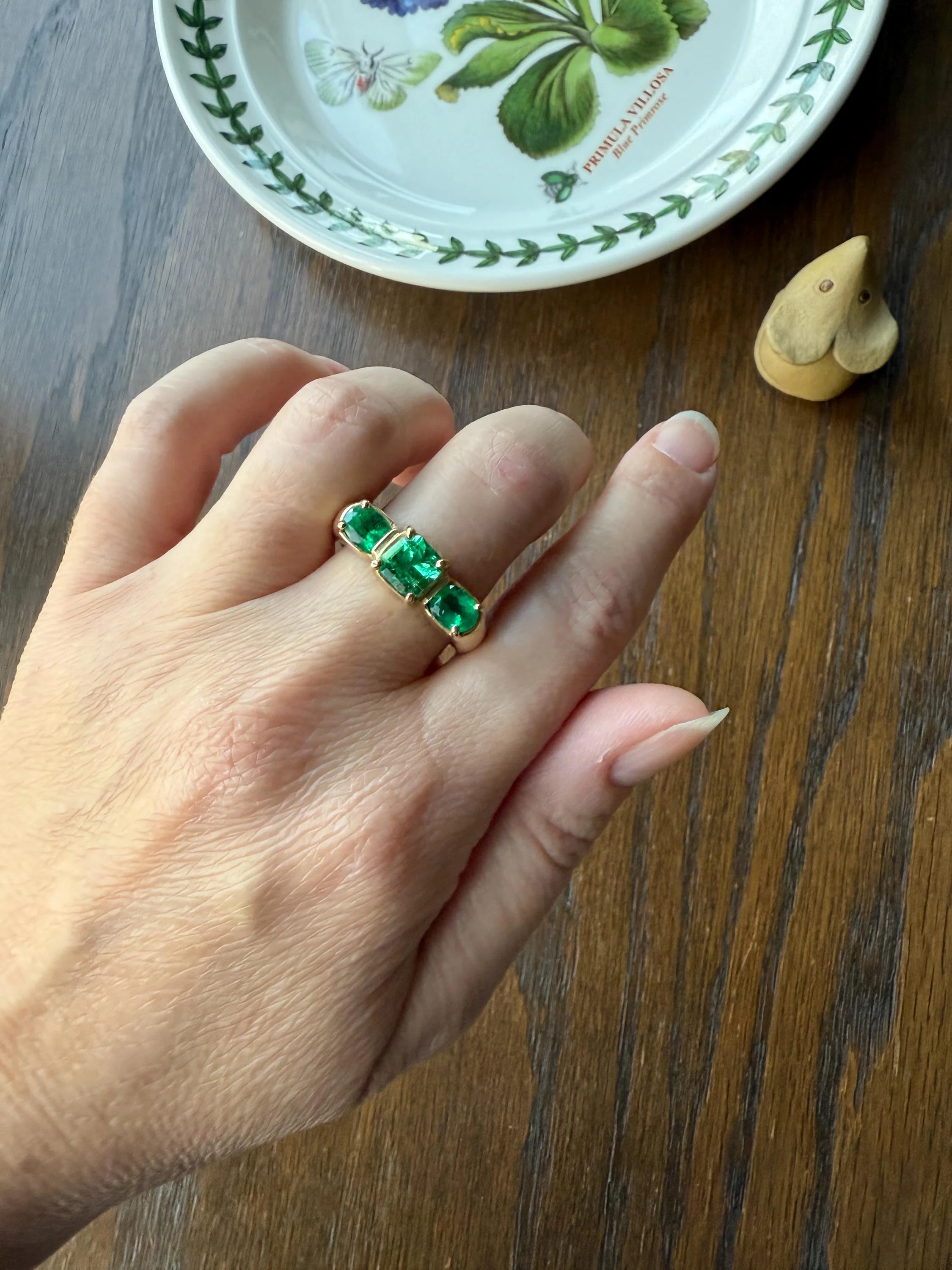HEAVY Green EMERALD Chunky Vintage Three Stone Ring French 12g 18k Gold Wide Band Natural Oval & Emerald Cut Geometric Unique Retro - Image 4