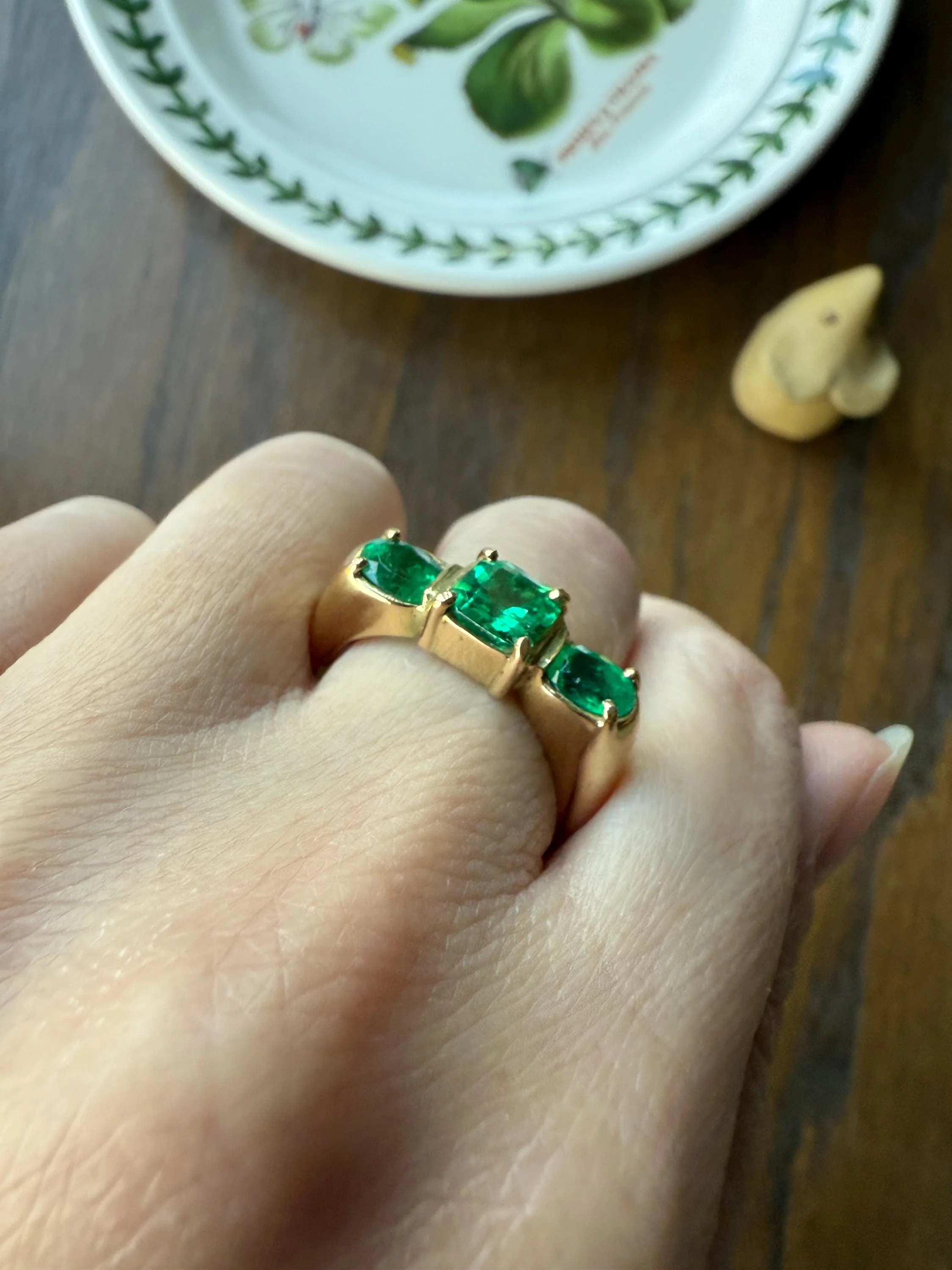 HEAVY Green EMERALD Chunky Vintage Three Stone Ring French 12g 18k Gold Wide Band Natural Oval & Emerald Cut Geometric Unique Retro - Image 8