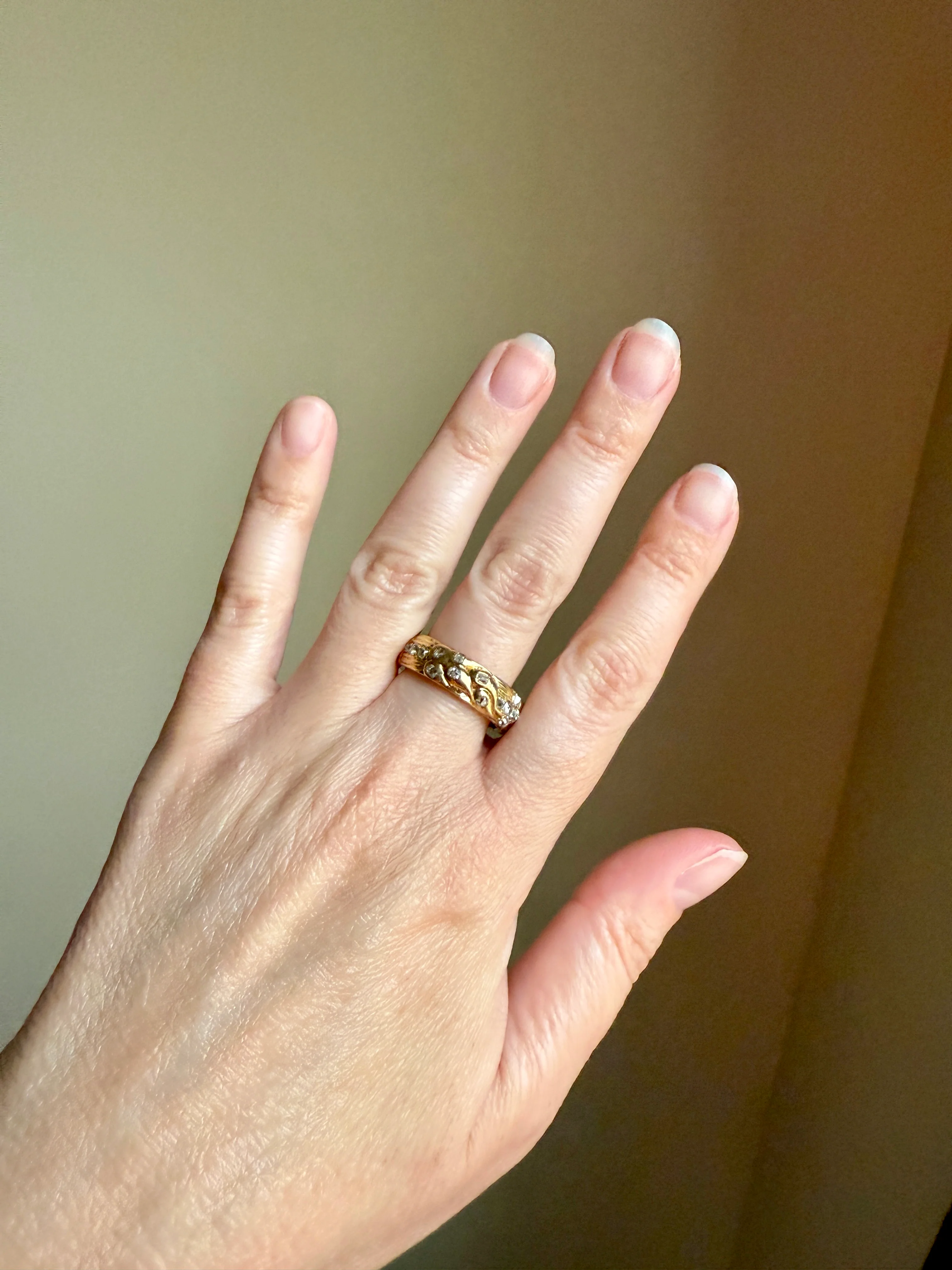 HEAVY One of a Kind Chunky Elongated 1.5ctw Old Mine Cut DIAMOND Encrusted Eternity Band French c1939 Ring 9.6g 18k Gold Anniversary? Dated - Image 14