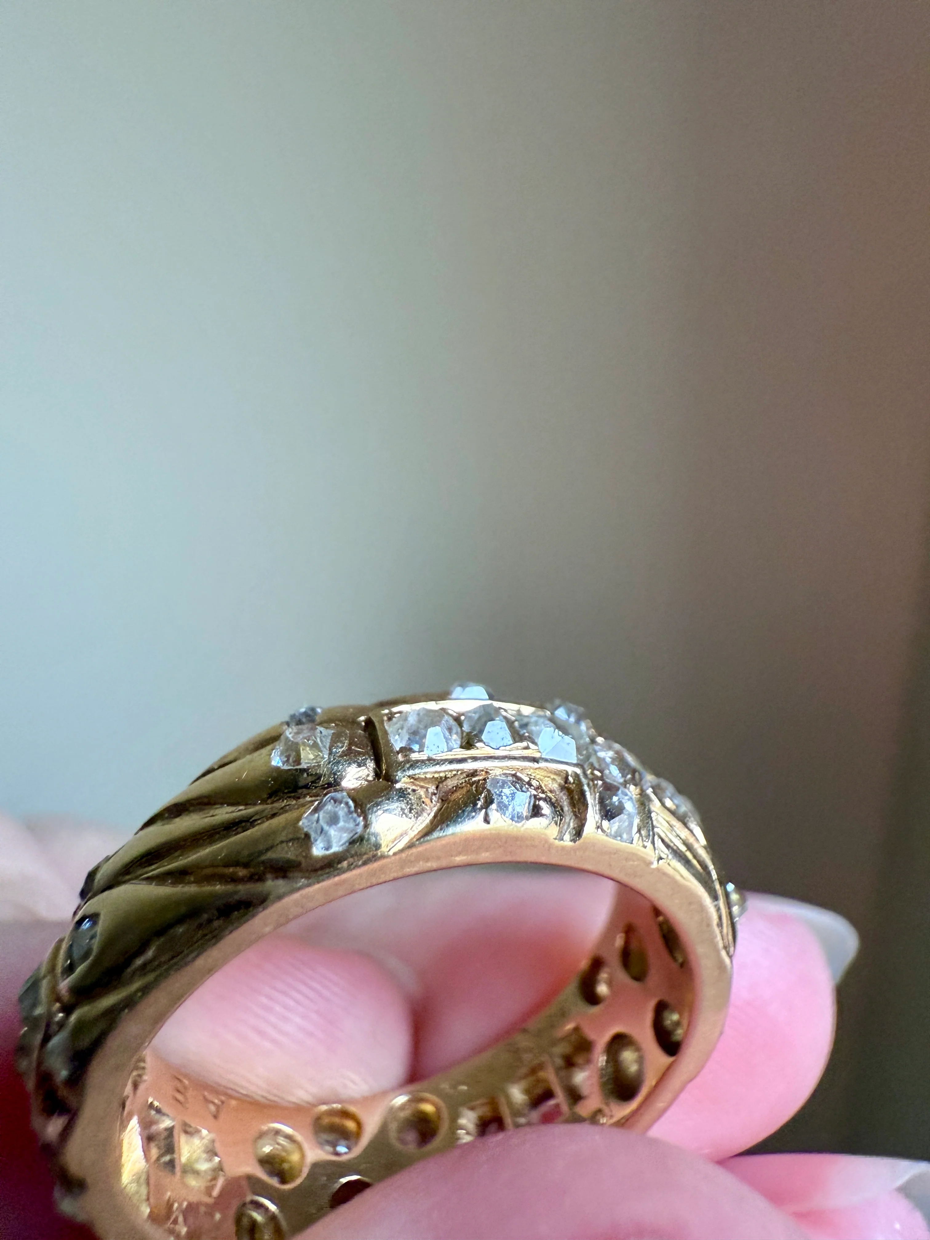HEAVY One of a Kind Chunky Elongated 1.5ctw Old Mine Cut DIAMOND Encrusted Eternity Band French c1939 Ring 9.6g 18k Gold Anniversary? Dated - Image 15