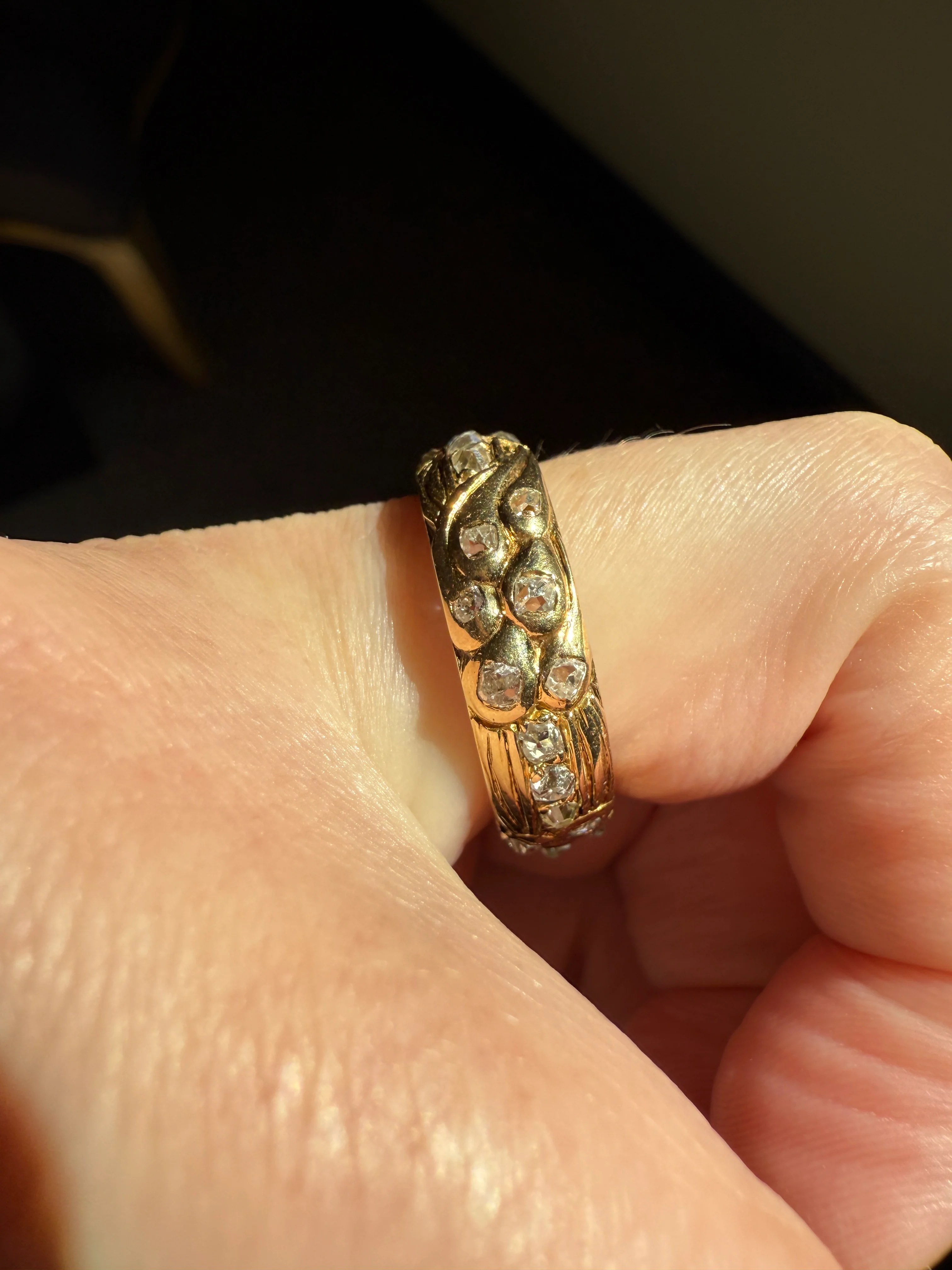 HEAVY One of a Kind Chunky Elongated 1.5ctw Old Mine Cut DIAMOND Encrusted Eternity Band French c1939 Ring 9.6g 18k Gold Anniversary? Dated - Image 21
